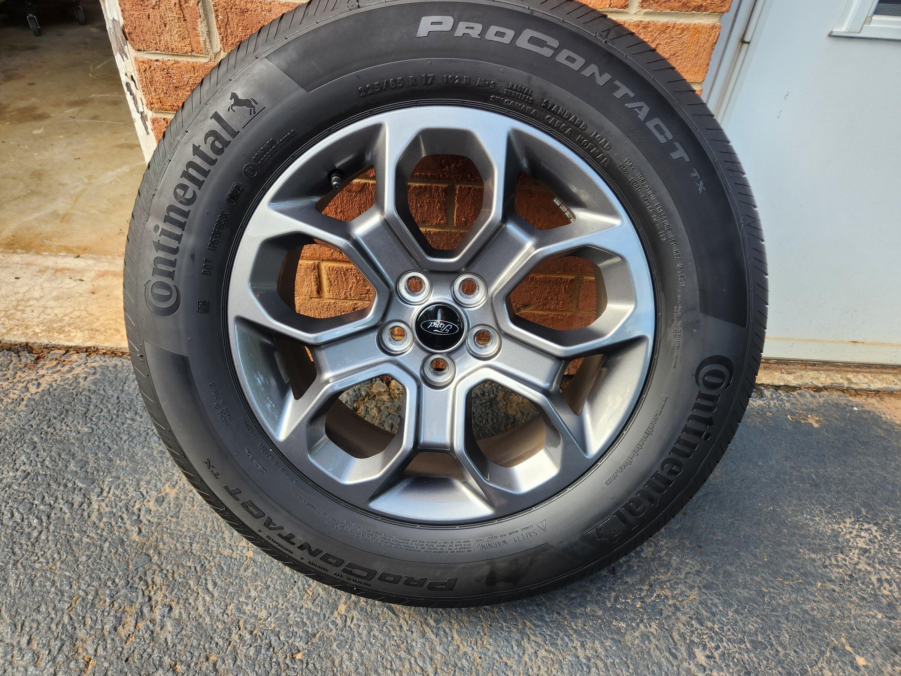 Ford Maverick Maverick XLT Wheels &Tires 20230815_182436
