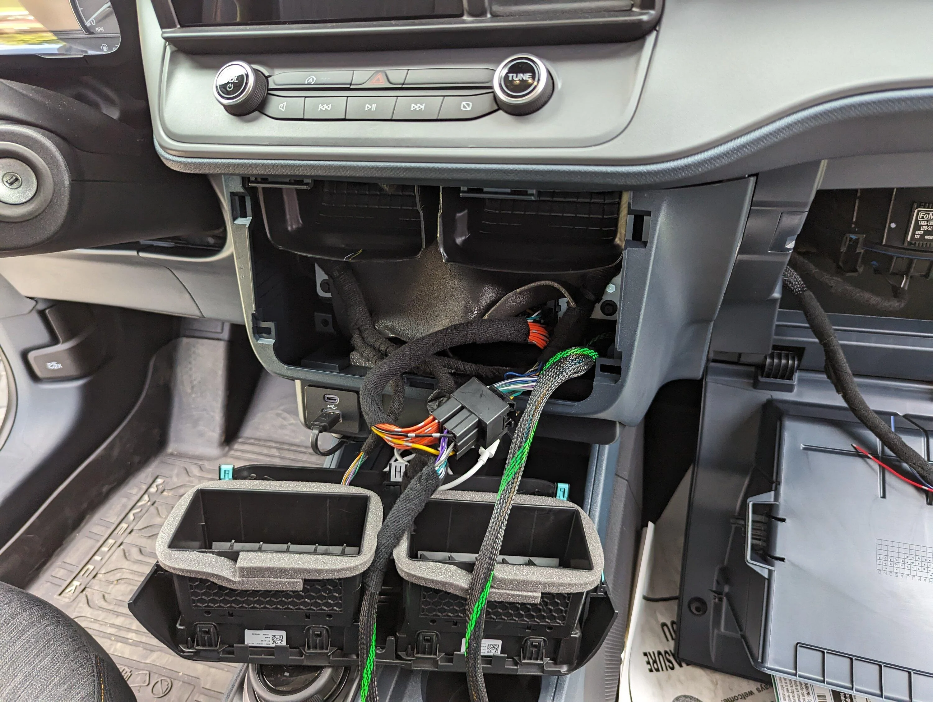 Ford Maverick Active Powered "All-N-One" Subwoofers 1000001090