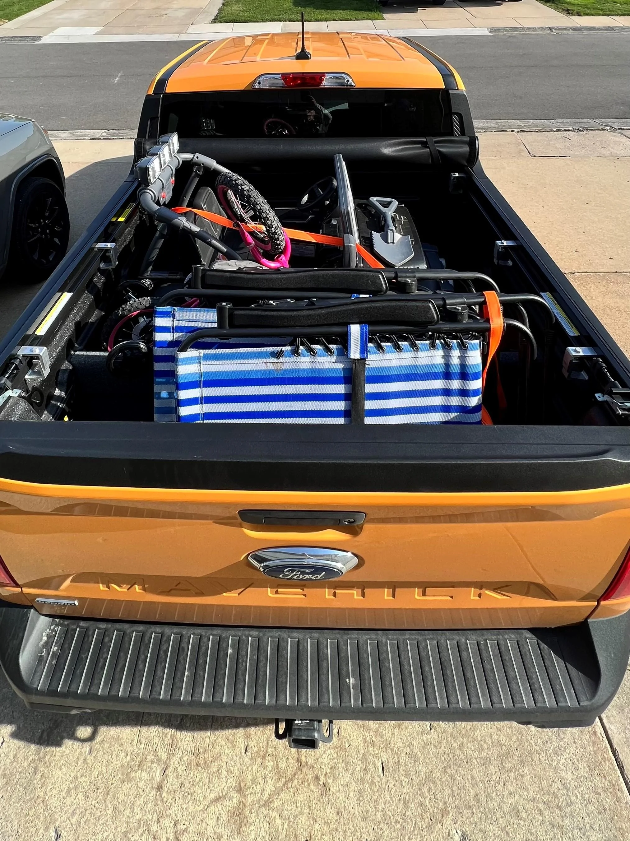 Ford Maverick 8,888.8 Miles Review (Sitting on the Tailgate) Bed