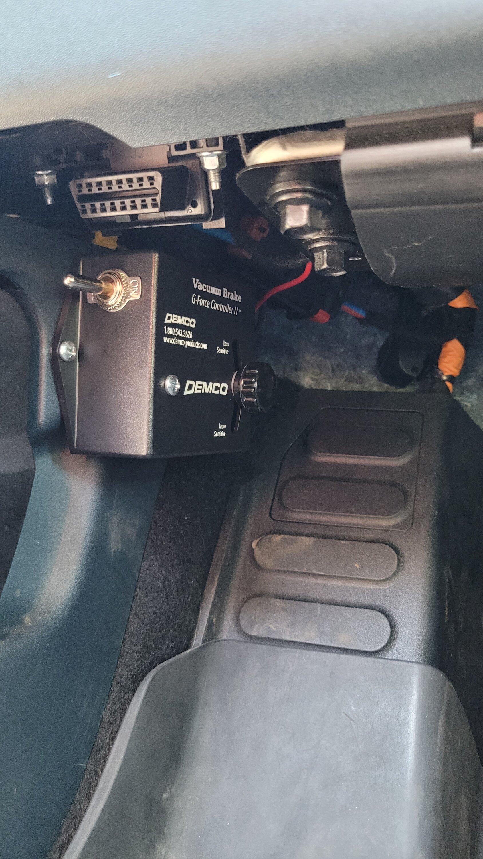 Ford Maverick Super Easy Flat Tow Setup w/ Roadmaster Nighthawk, Demco Stay-in-Play Duo SBS 20230823_150054