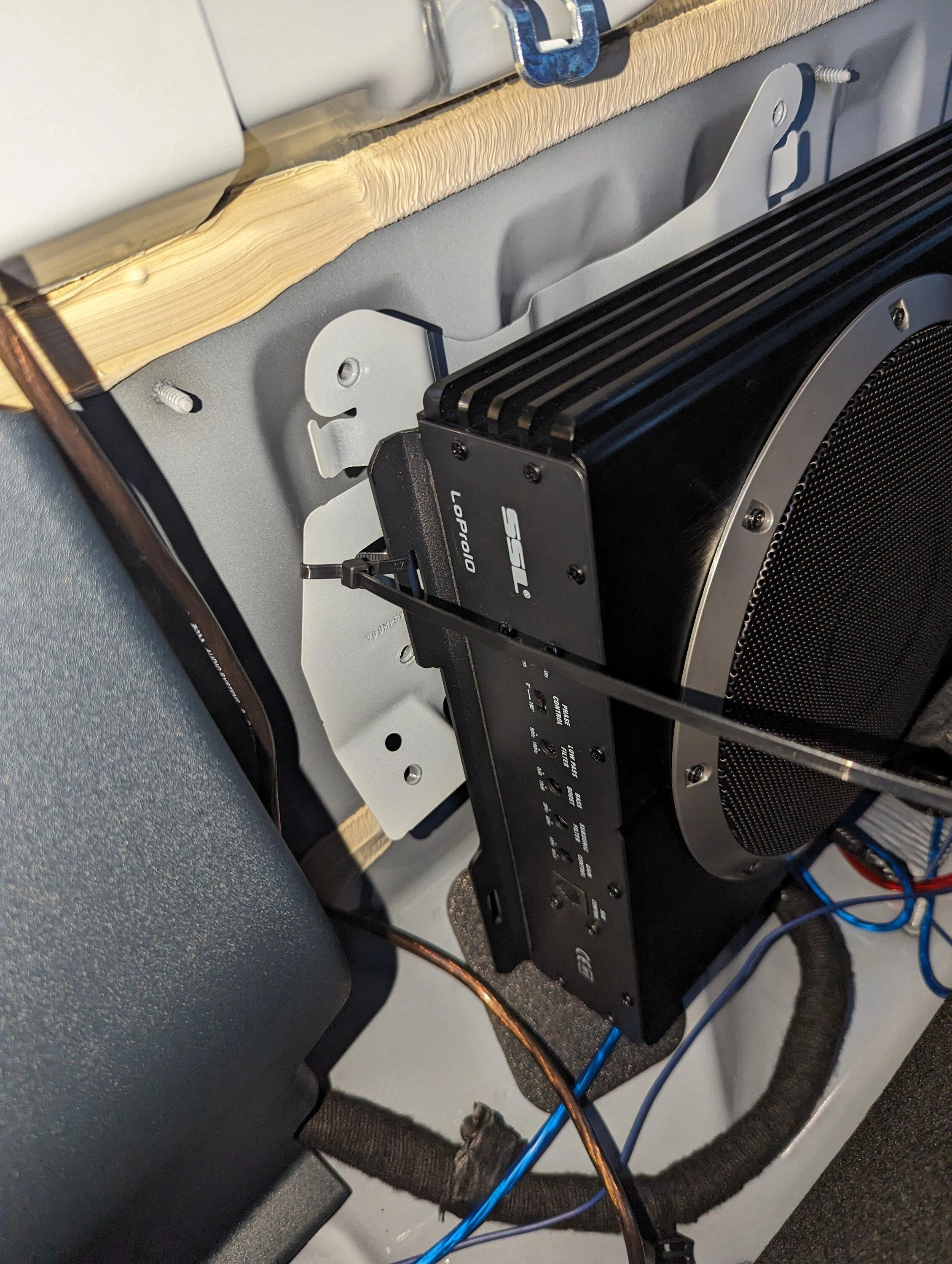 Ford Maverick Active Powered "All-N-One" Subwoofers PXL_20230825_022801509