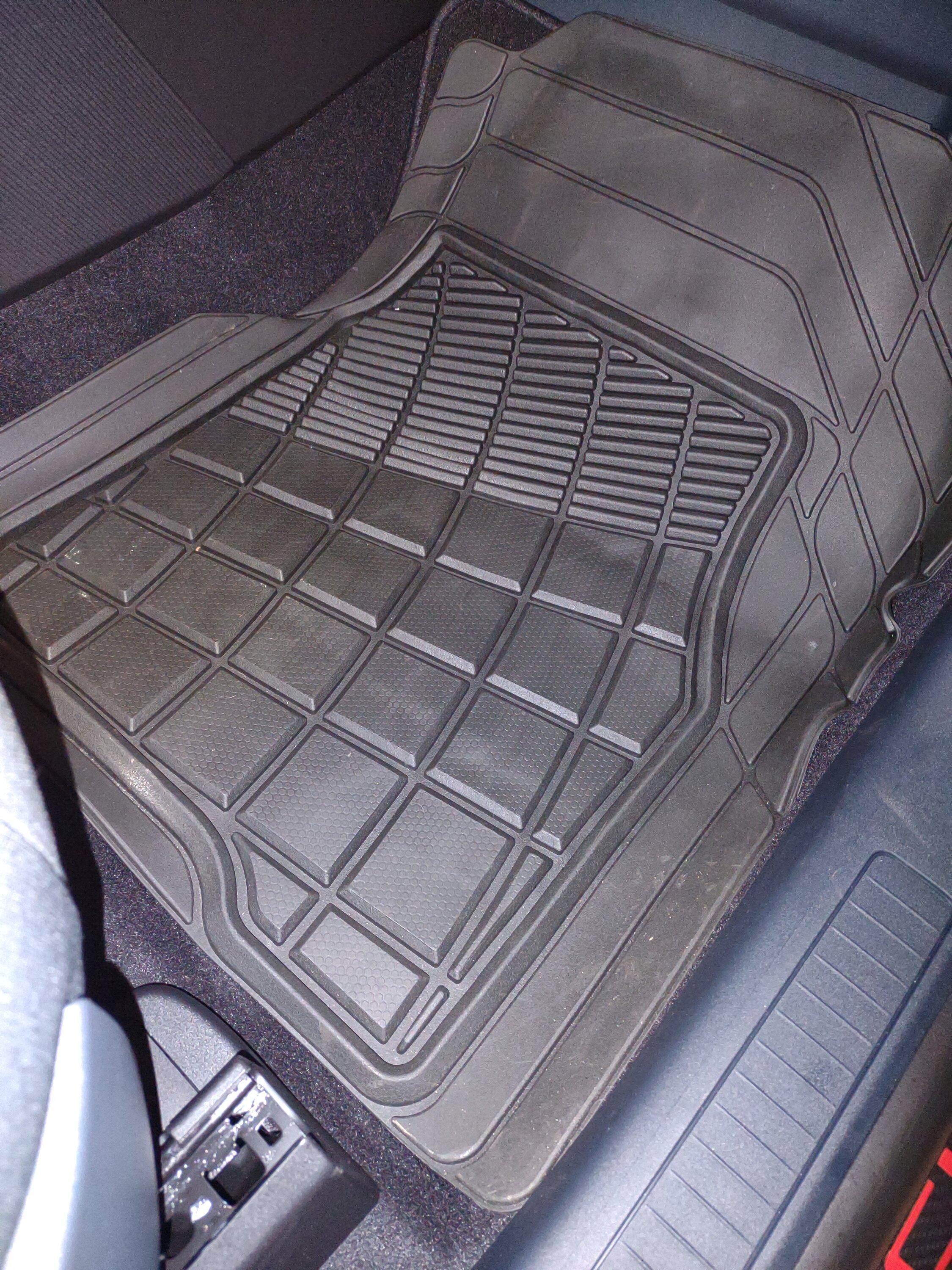 Ford Maverick A bunch of similar floor mats IMG_20230826_150318122