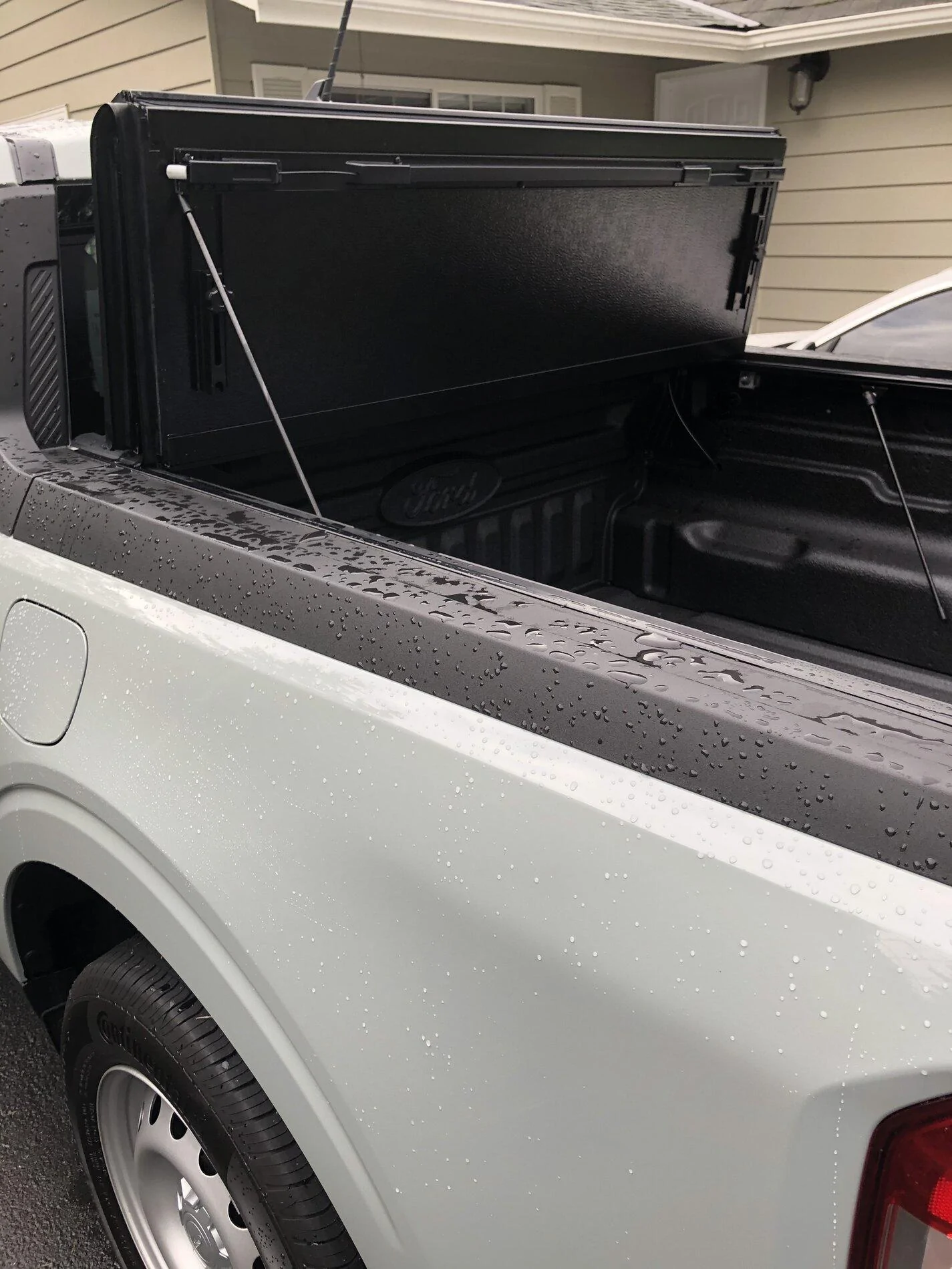 Ford Maverick Tonneau covers - trifold vs hard roll up? 002166DE-2BC2-4DD7-A567-18C78AAB27D2