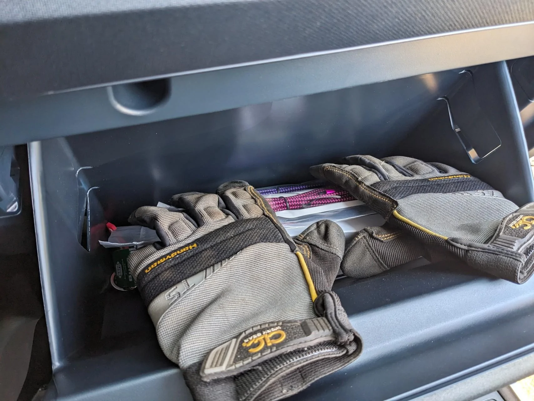 Ford Maverick What's in Your Glove Box? PXL_20230907_183906086.MP