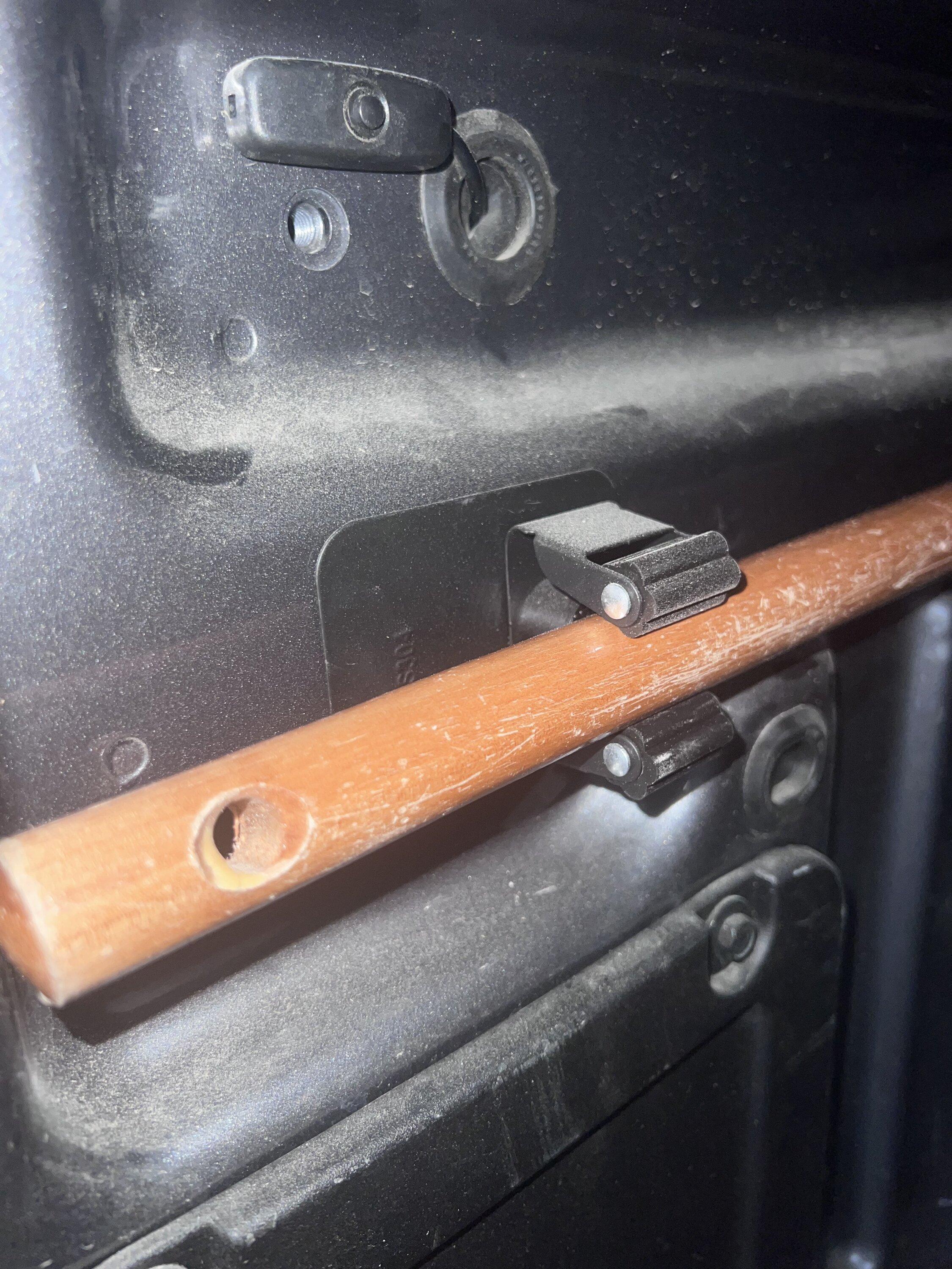 Ford Maverick Easy quick handy project - grabbing stick / rod holder in bed (without lifting tonneau) IMG_9795