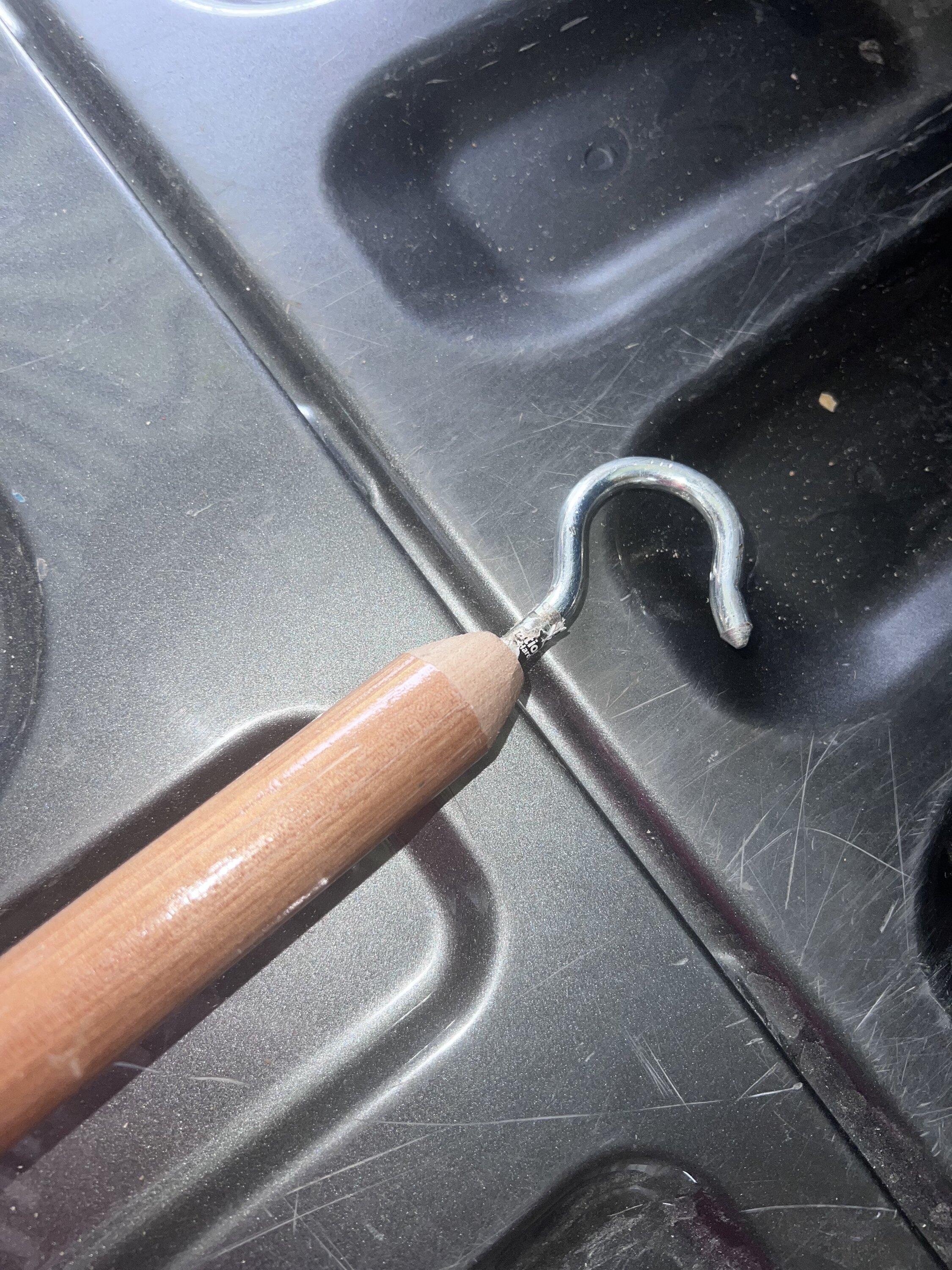 Ford Maverick Easy quick handy project - grabbing stick / rod holder in bed (without lifting tonneau) IMG_9796