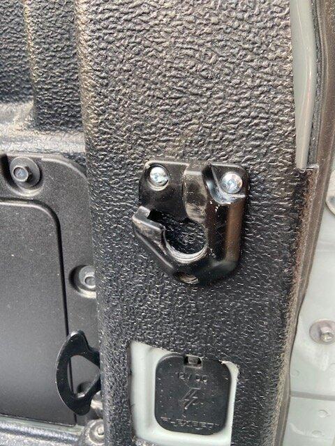 Ford Maverick Looking for bed extender mounting kit inner mounting bracket