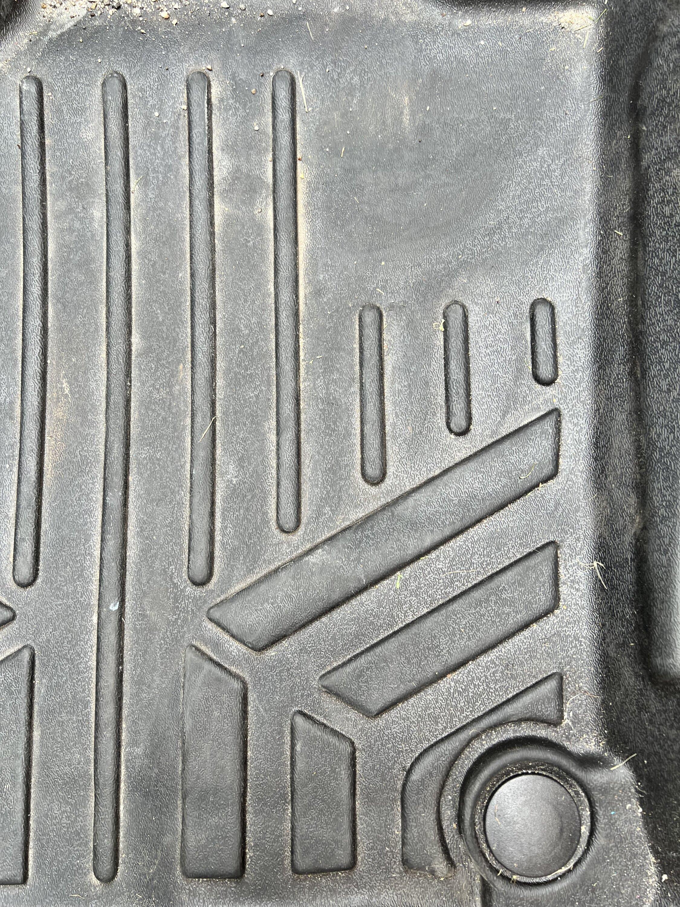 Ford Maverick Smartliner floor mats wearing out IMG_4841