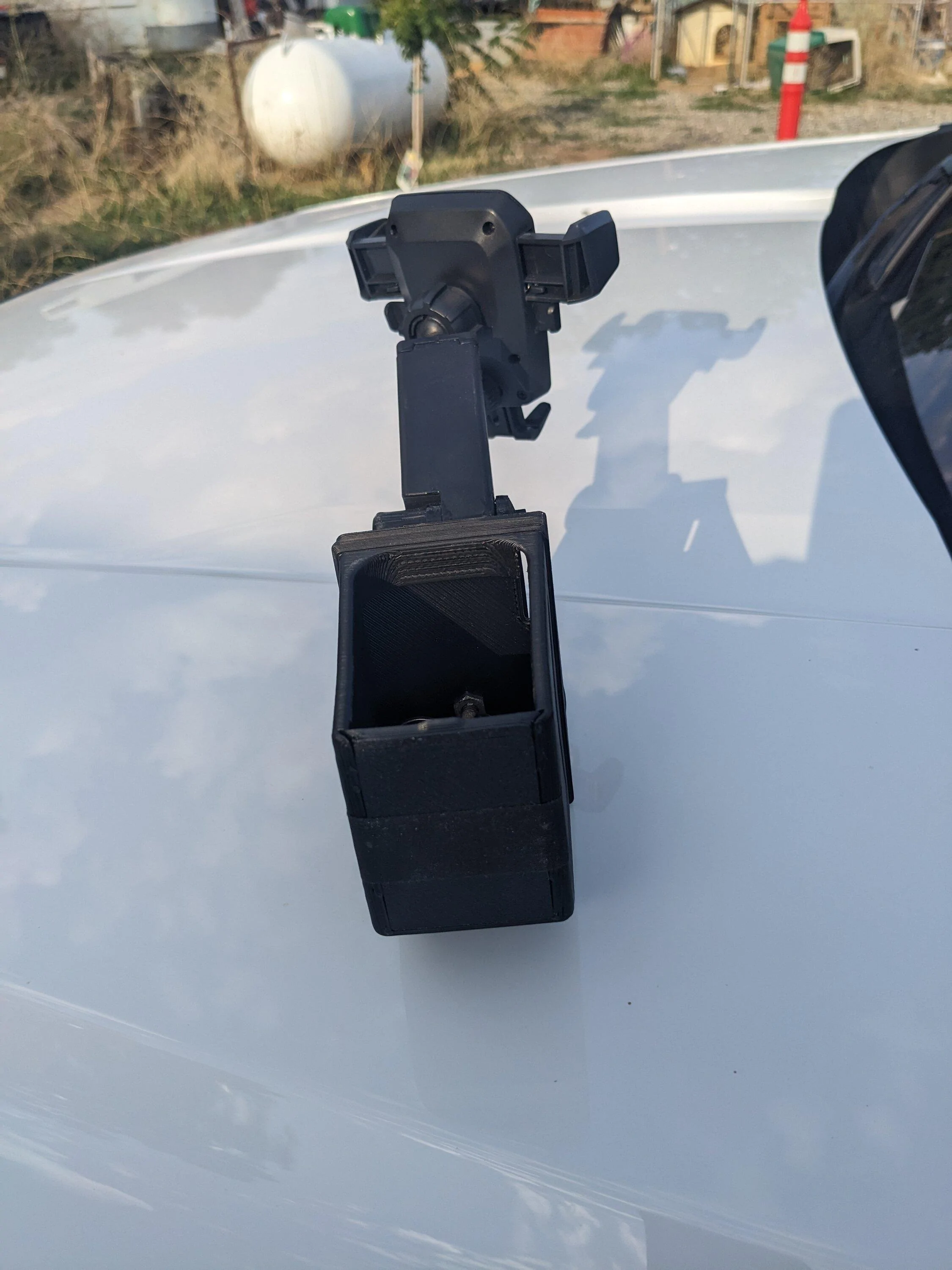 Ford Maverick Small storage space next to screen PXL_20230918_154133965.MP