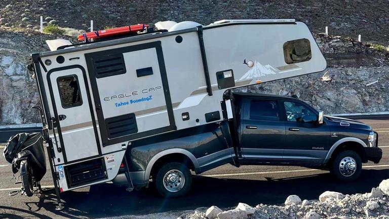 Ford Maverick What does a Maverick Lariat hybrid weigh? bof