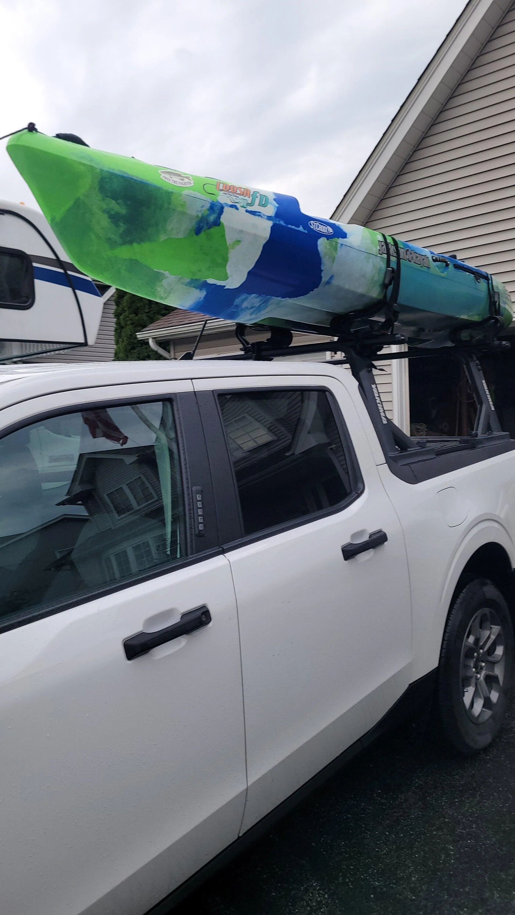 Ford Maverick Update: Thule Xsporter Mid Rack with kayak loaded 20230919_125723