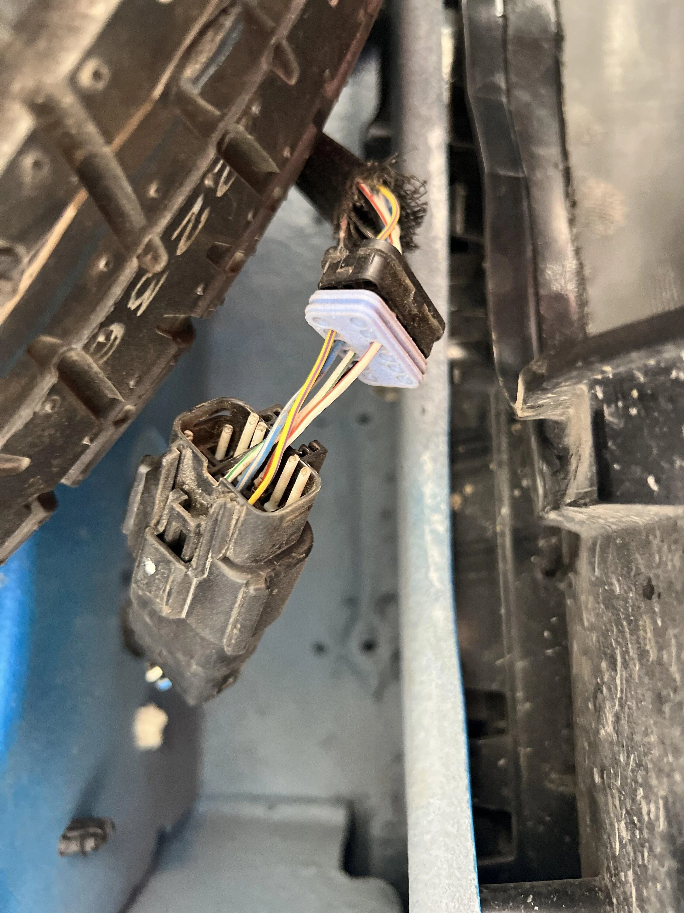 Ford Maverick rear view camera wiring image-21-09-23-09-50-1
