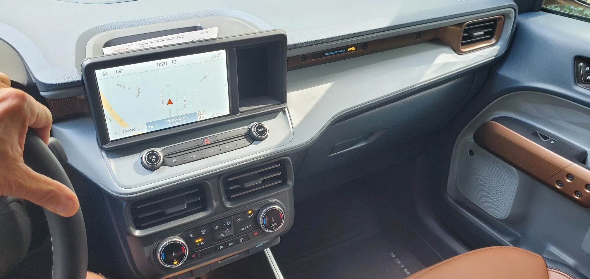 Ford Maverick 2023 Maverick Lariat Hybrid with Luxury Package Dash navigation
