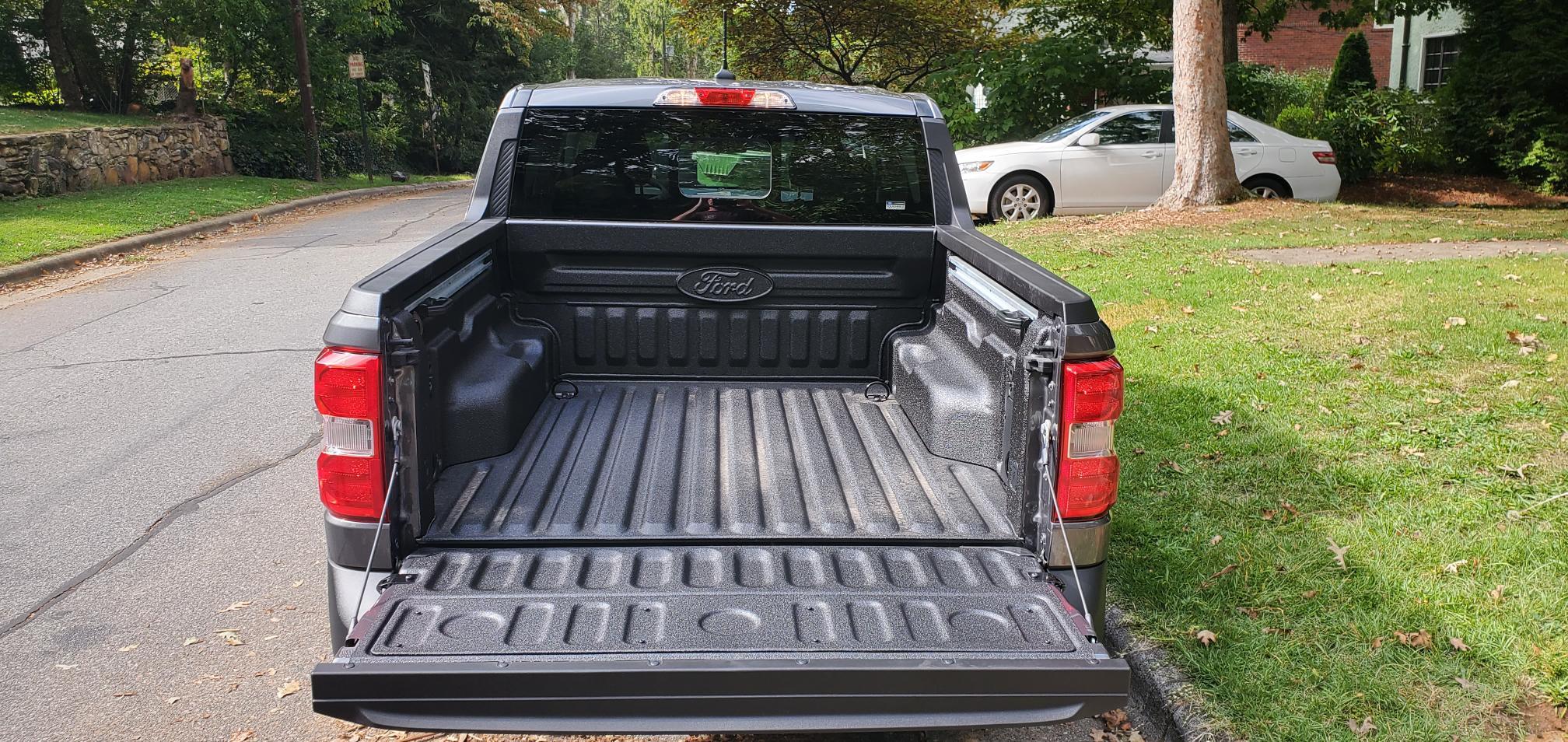 Ford Maverick 2023 Maverick Lariat Hybrid with Luxury Package bed