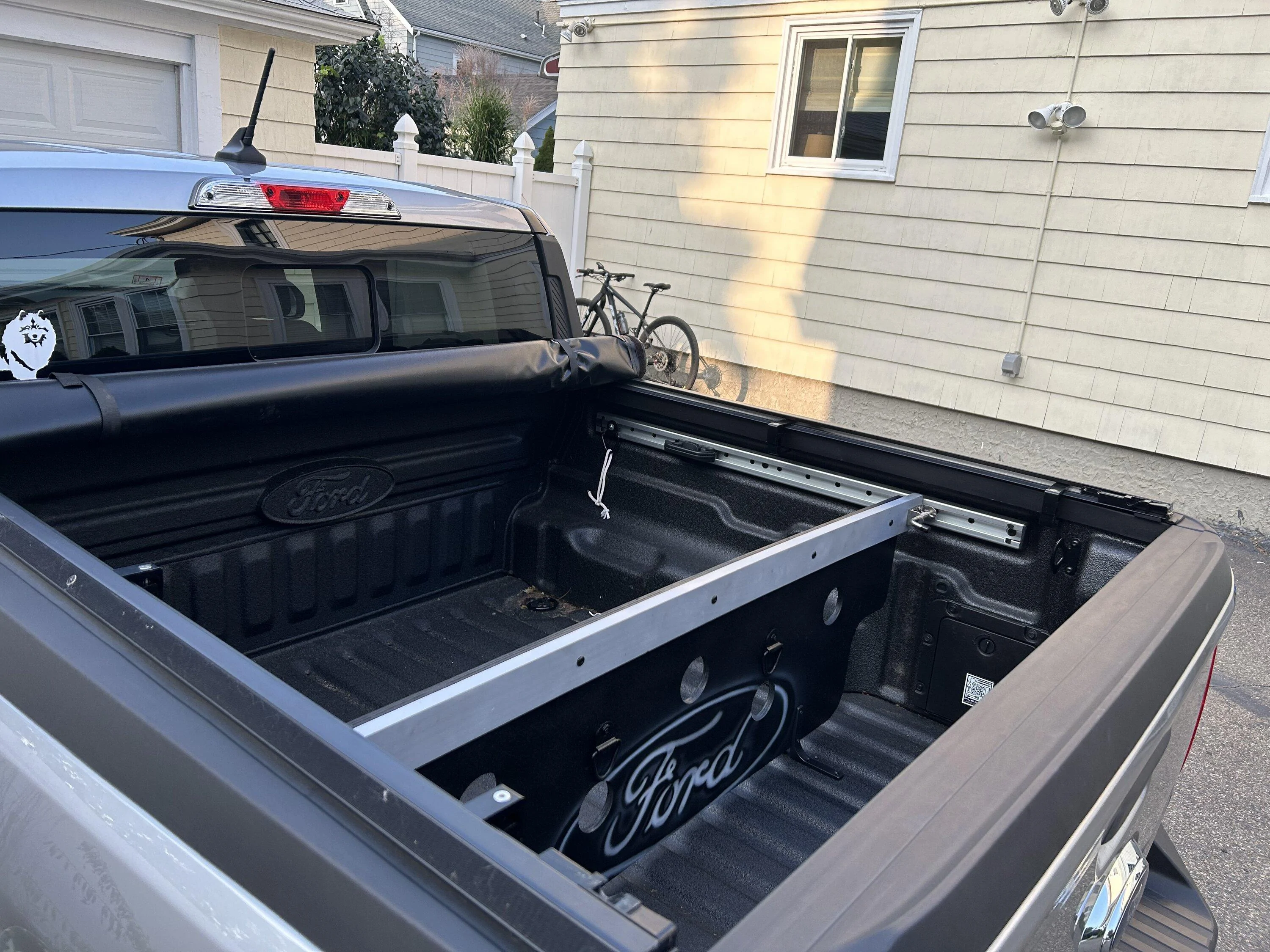 Ford Maverick Adjustable/Easily removable bed divider. IMG-3273