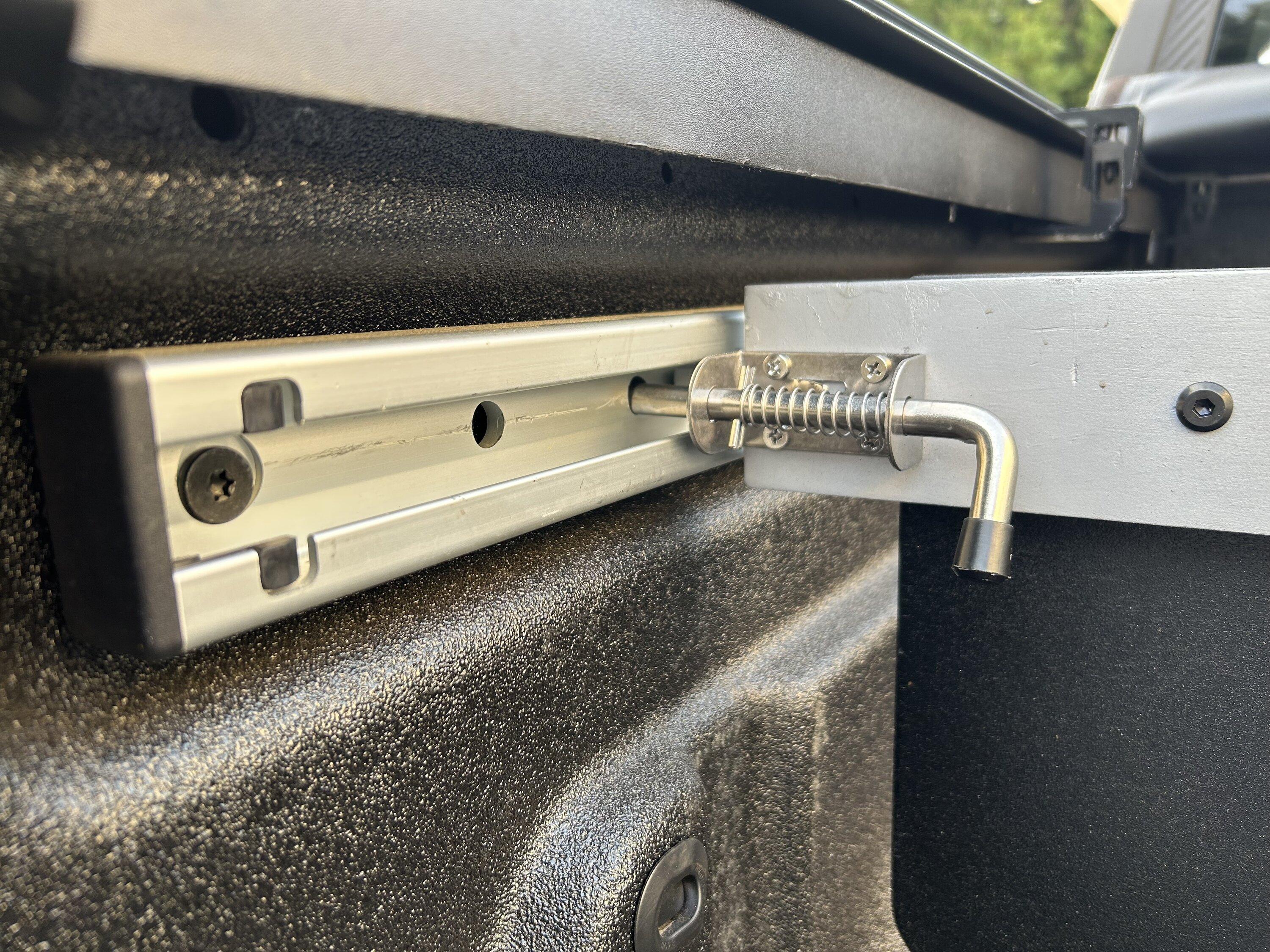 Ford Maverick Adjustable/Easily removable bed divider. IMG-3272