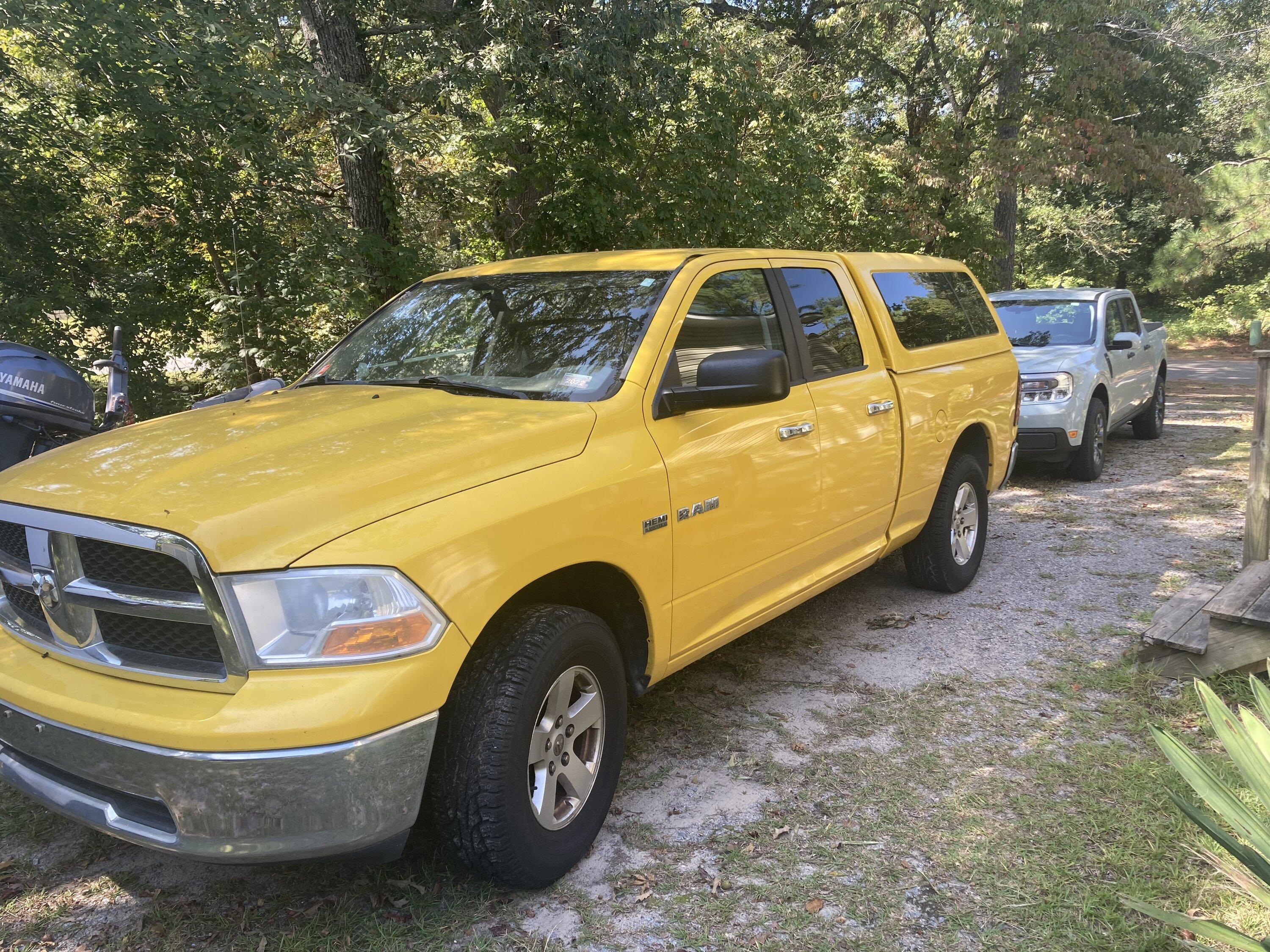 Ford Maverick Post your Maverick next to ridiculously large trucks - photos thread IMG_2298
