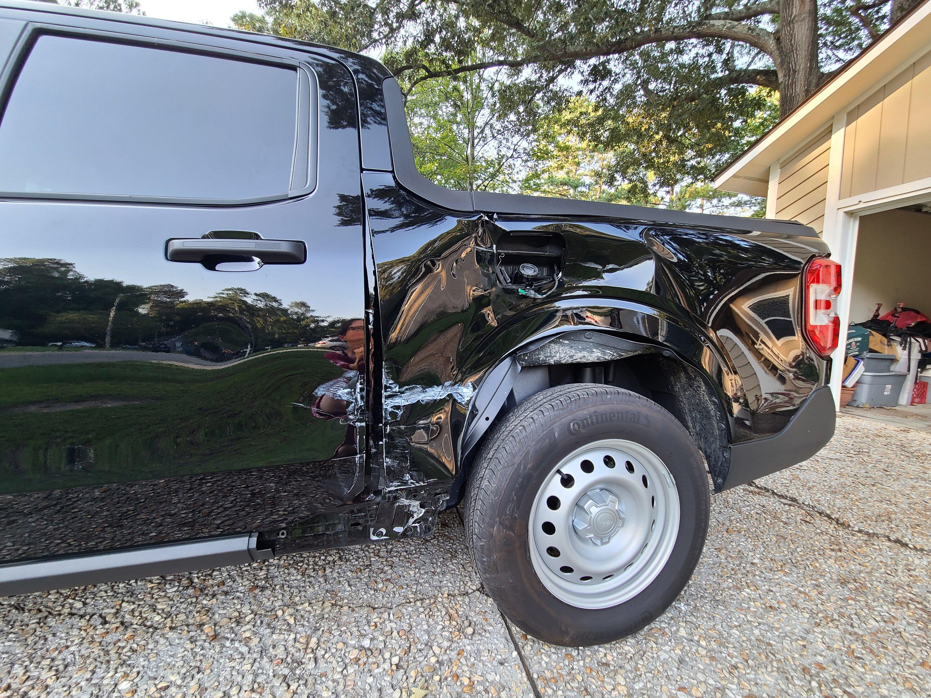 Ford Maverick T-Bone accident at red light. Can it be fixed if so how much? 20230721_191154