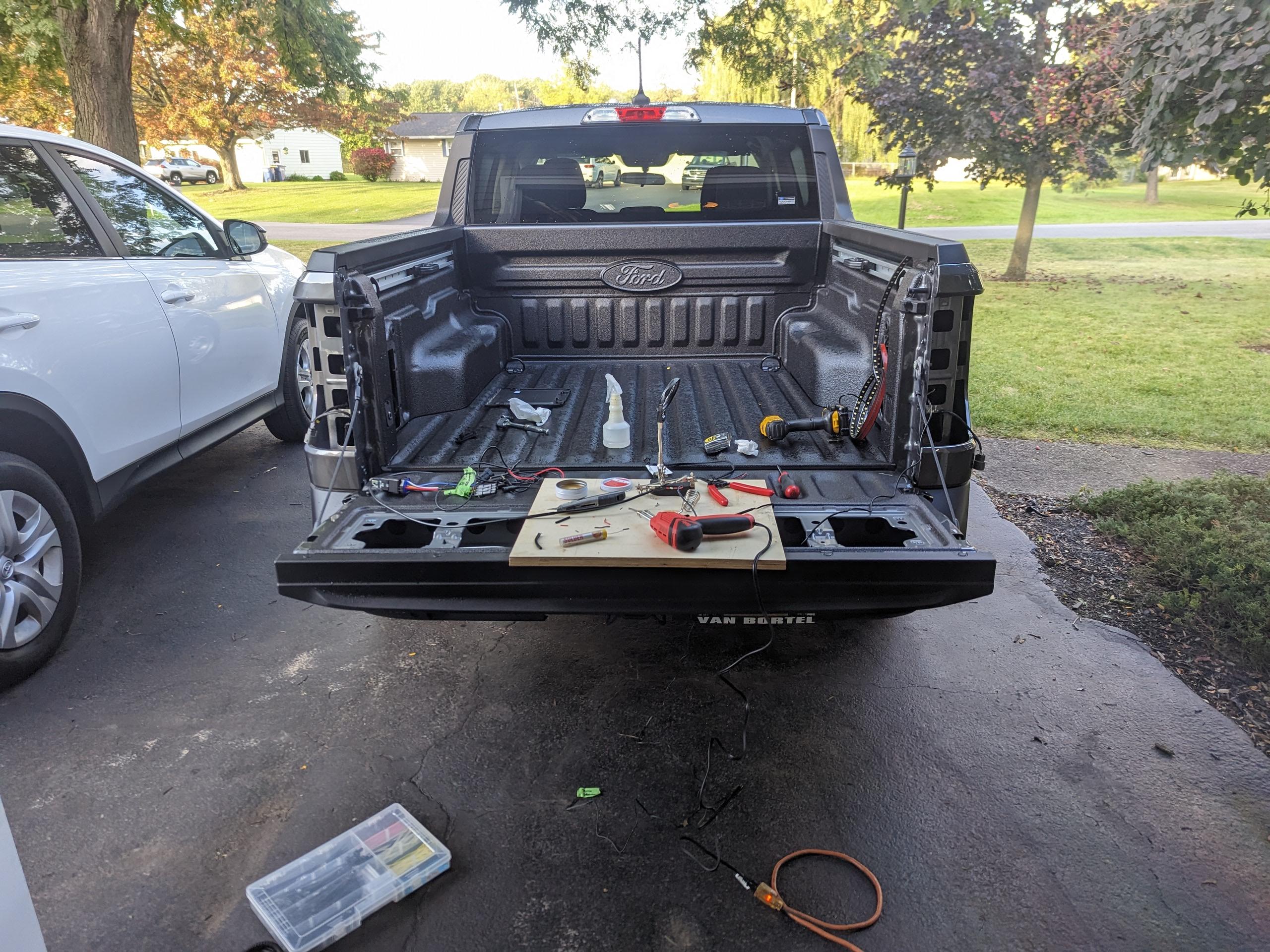 Ford Maverick Bed lighting with magnetic tailgate switch installed PXL_20230929_122041394