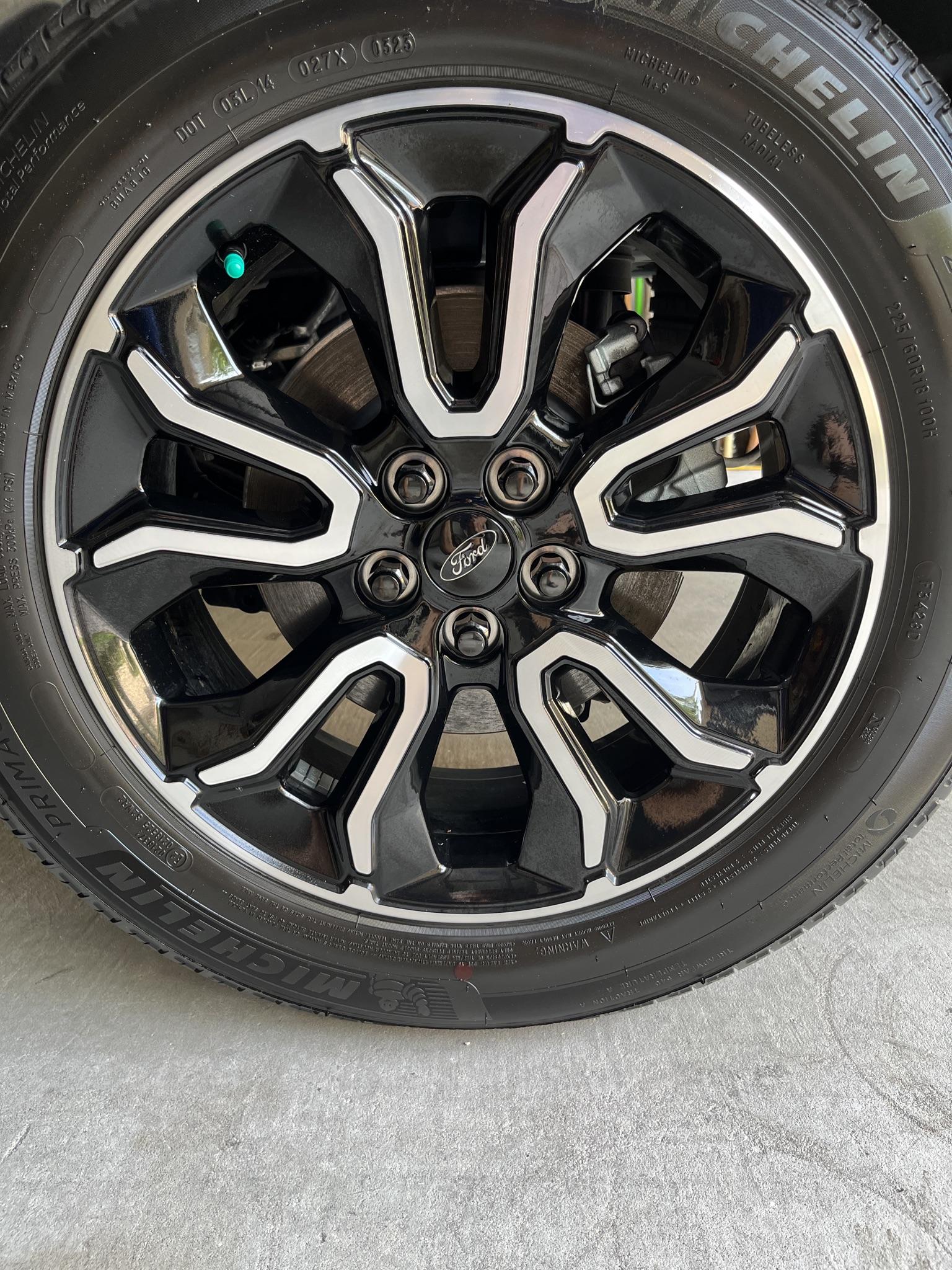 Ford Maverick Matte black lug nuts to replace OEM lugs uuid=44368502-6381-40AF-9BE3-CA95E95410FC&library=1&type=1&mode=1&loc=true&cap=tru