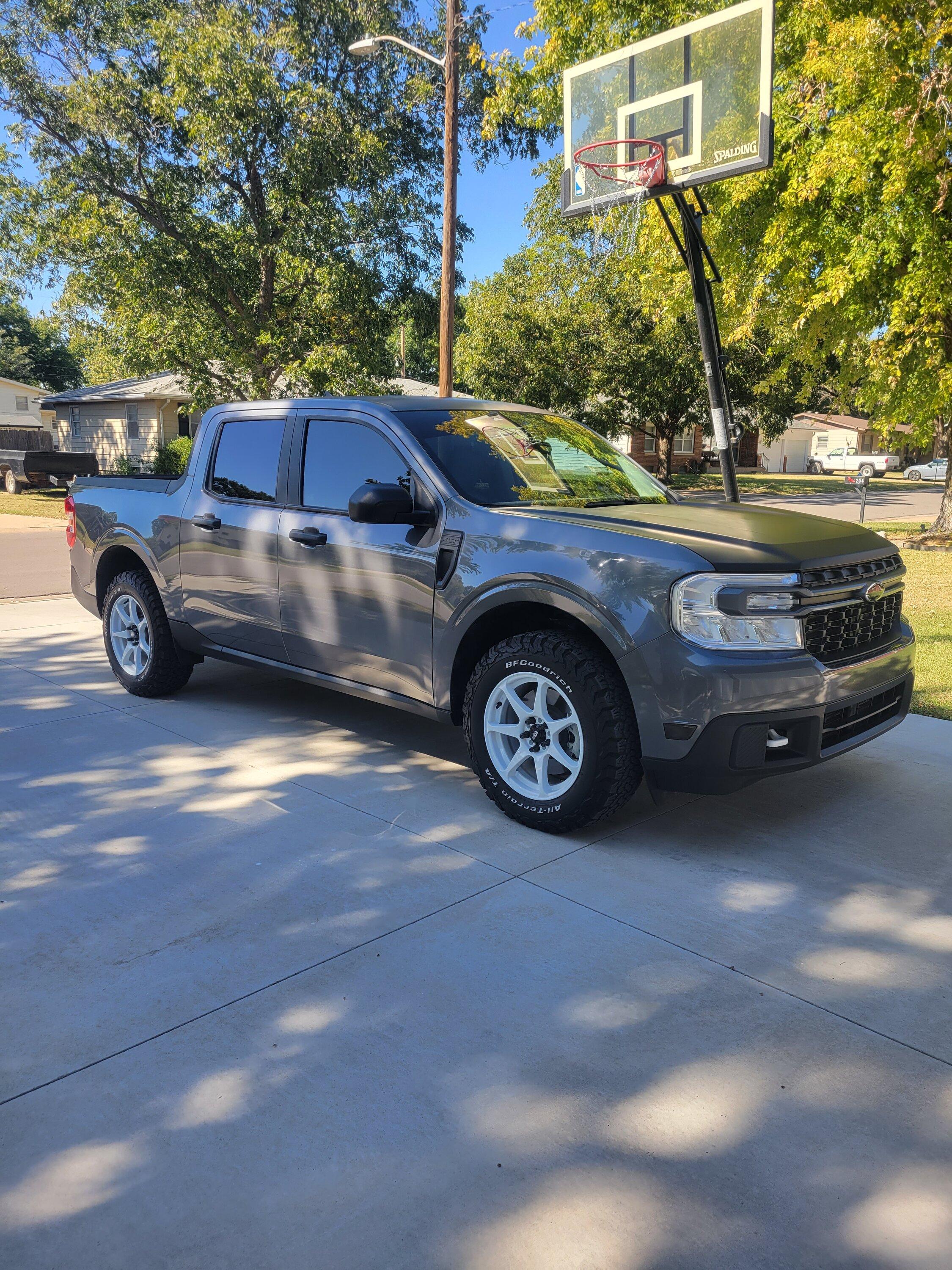 Ford Maverick Carbonized Gray Maverick XLT w/ matte black hood wrap + white wheels inbound5671964086667713467
