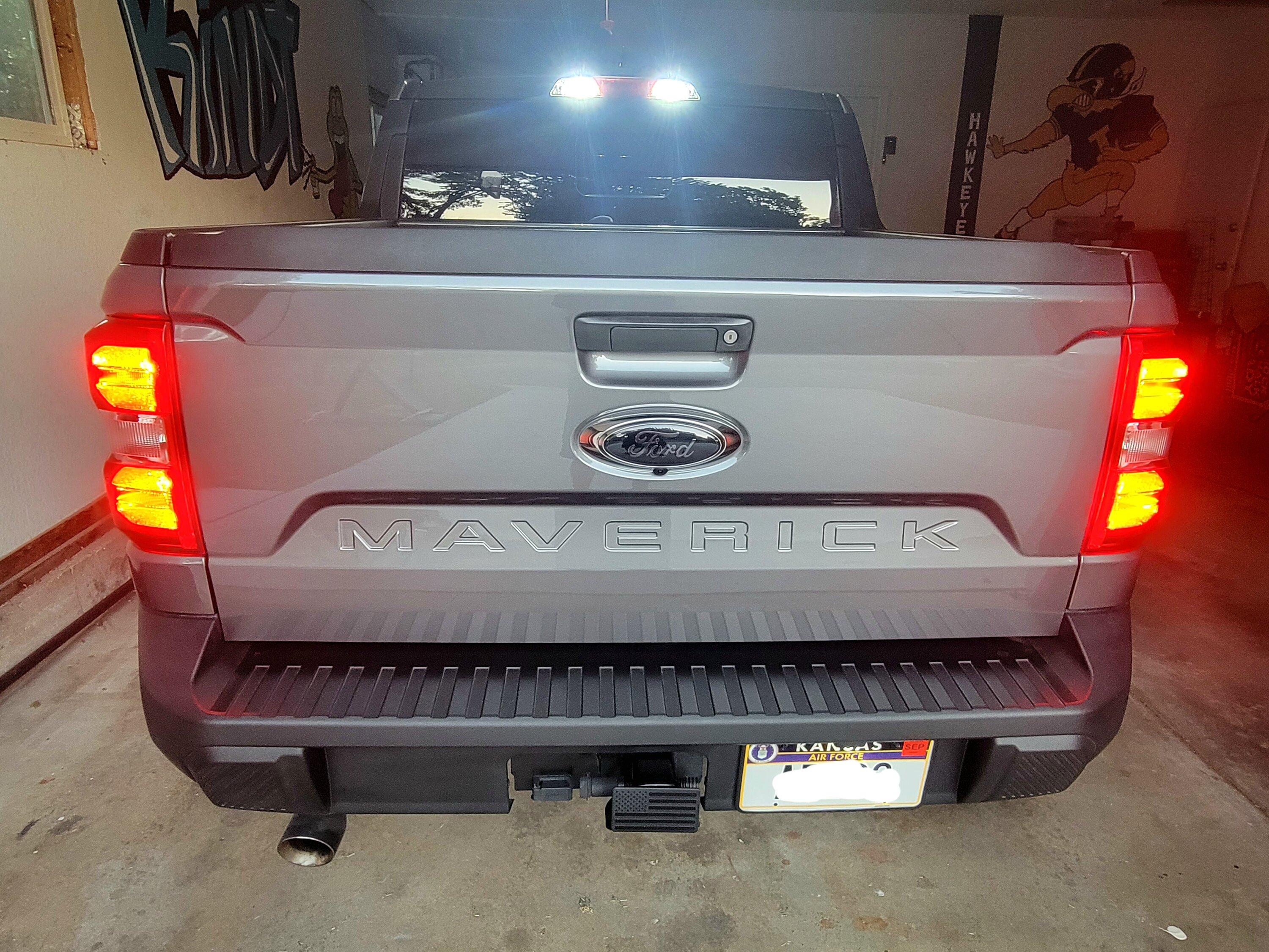 Ford Maverick Carbonized Gray Maverick XLT w/ matte black hood wrap + white wheels 20231009_185814 (1)