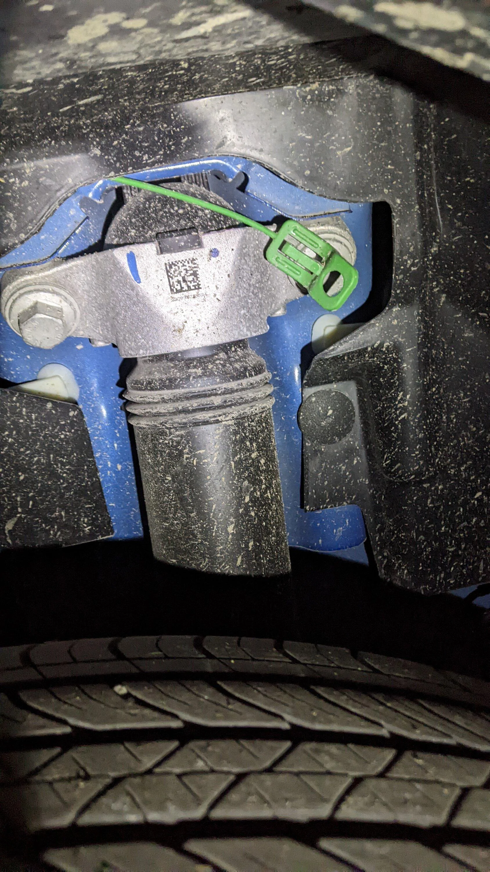 Ford Maverick What is this green bed part? PXL_20231011_024328423.MP