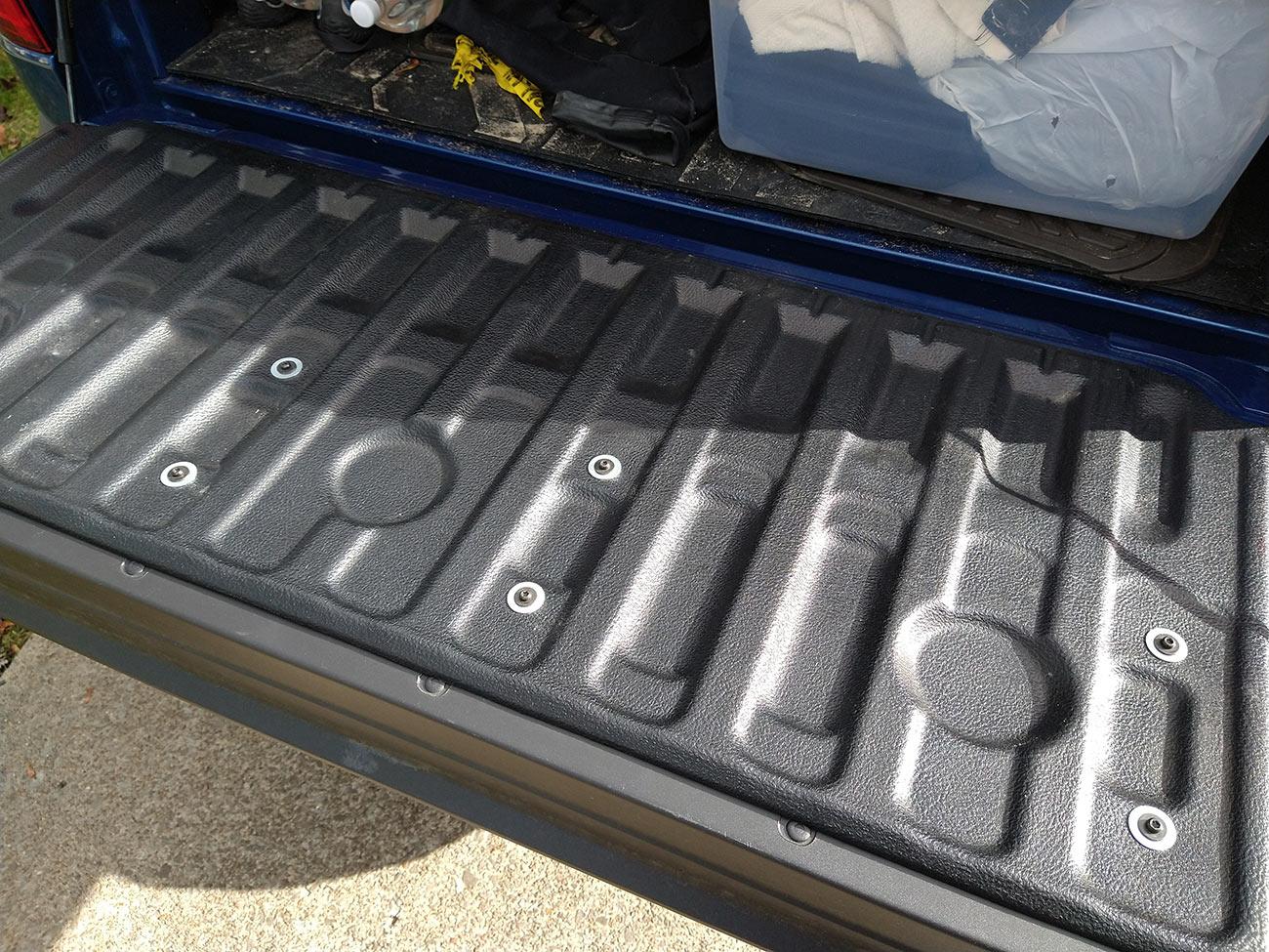 Ford Maverick No hardware in TAILGATE LINER KIT Normal? IMG_20231013_152619952