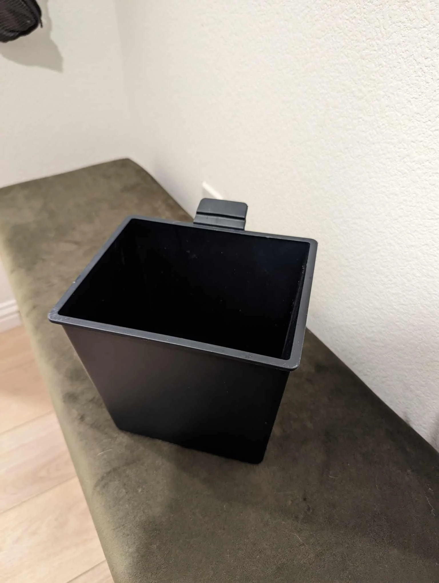 Ford Maverick FS: Ford FITS trash can 386447688_1033586337681385_6308379341126576616_n
