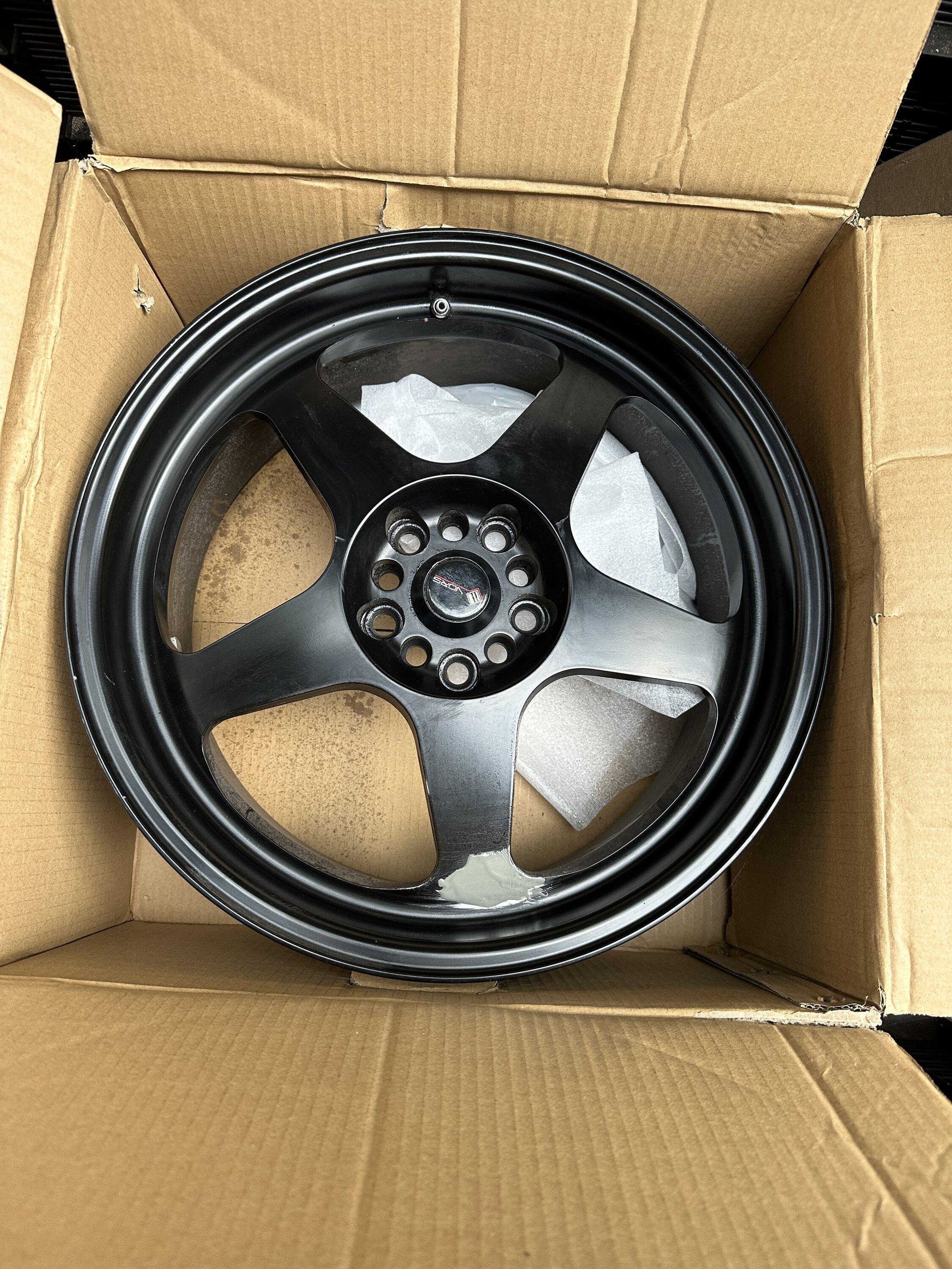 Ford Maverick WTB for fx4 or XLT wheels IMG_1967