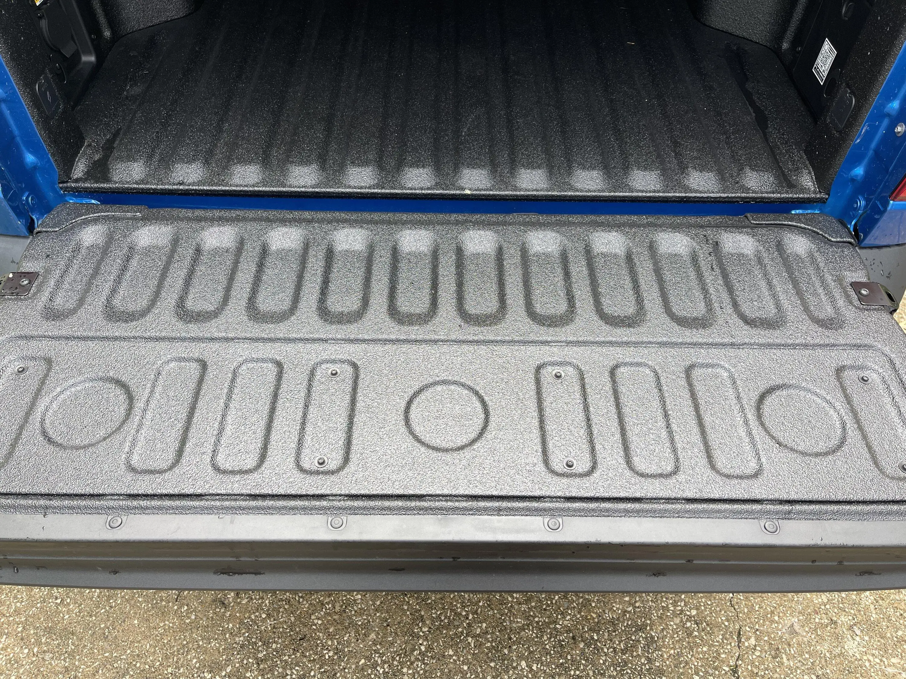 Ford Maverick My linex sprayin bedliner is messed up IMG_0364