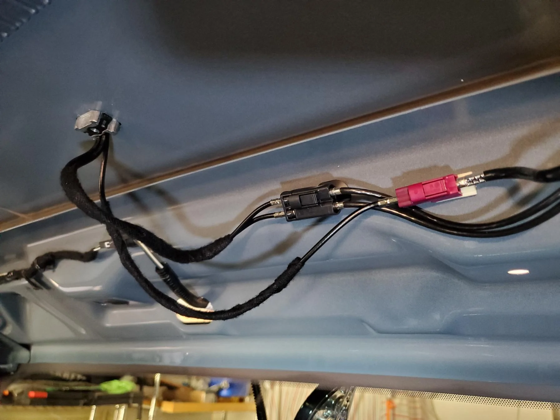 Ford Maverick Headliner, antenna, dome light removal Antenna wire 01