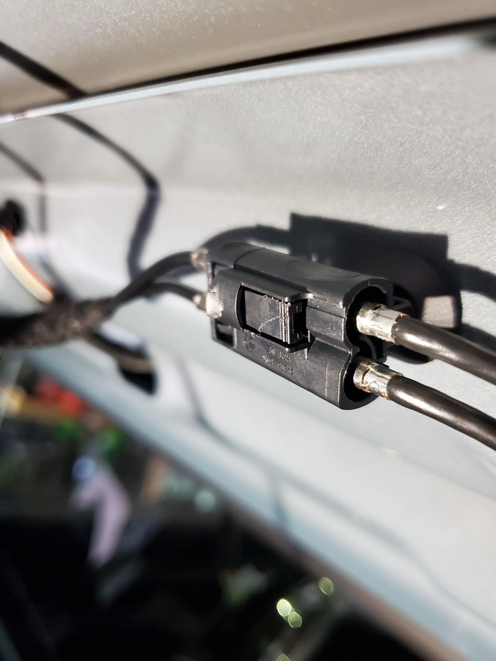 Ford Maverick Headliner, antenna, dome light removal Antenna wire 04