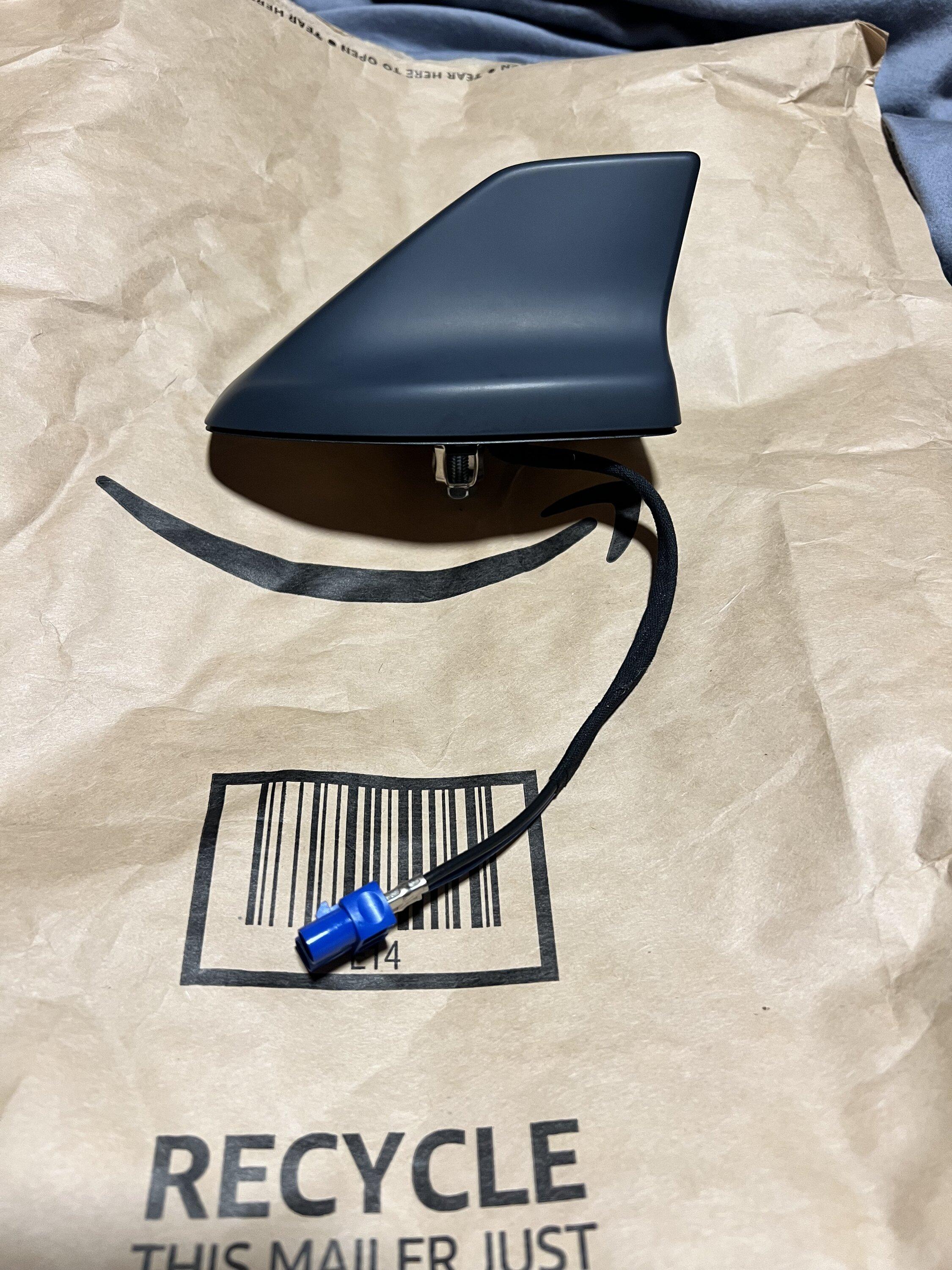 Ford Maverick Headliner, antenna, dome light removal IMG_5115