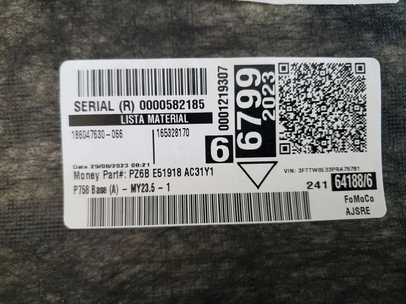 Ford Maverick Headliner, antenna, dome light removal Ceiling labels 02
