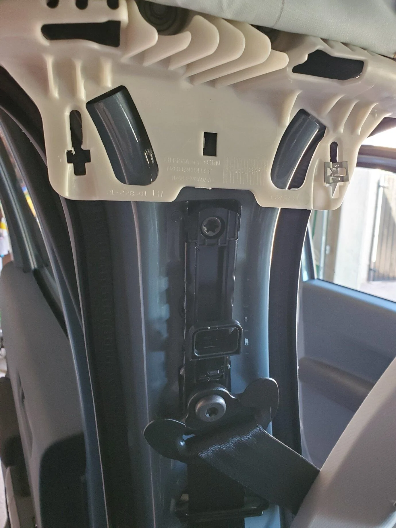 B-pillar seat belt.jpg
