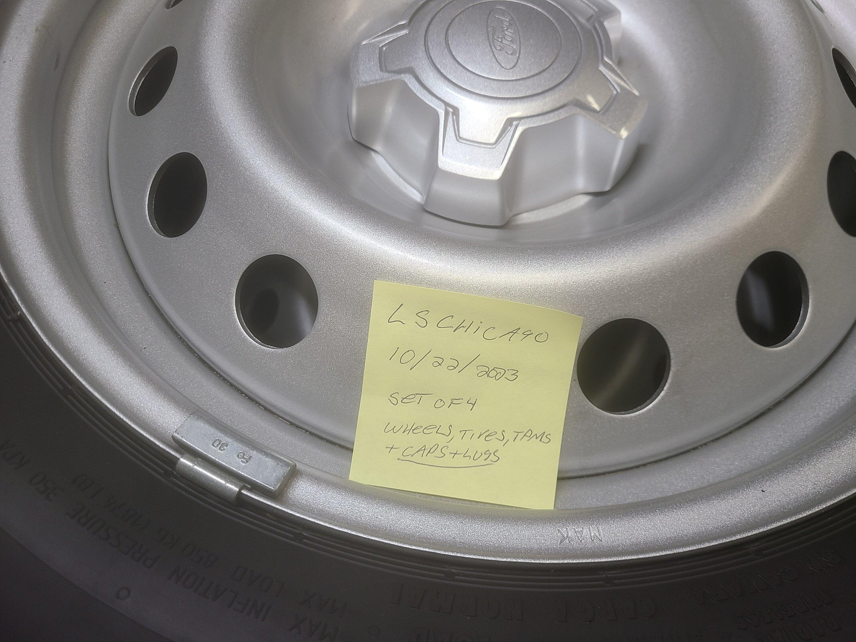 Ford Maverick New take off steelies. Complete set, ready to bolt on. 20231022_144542