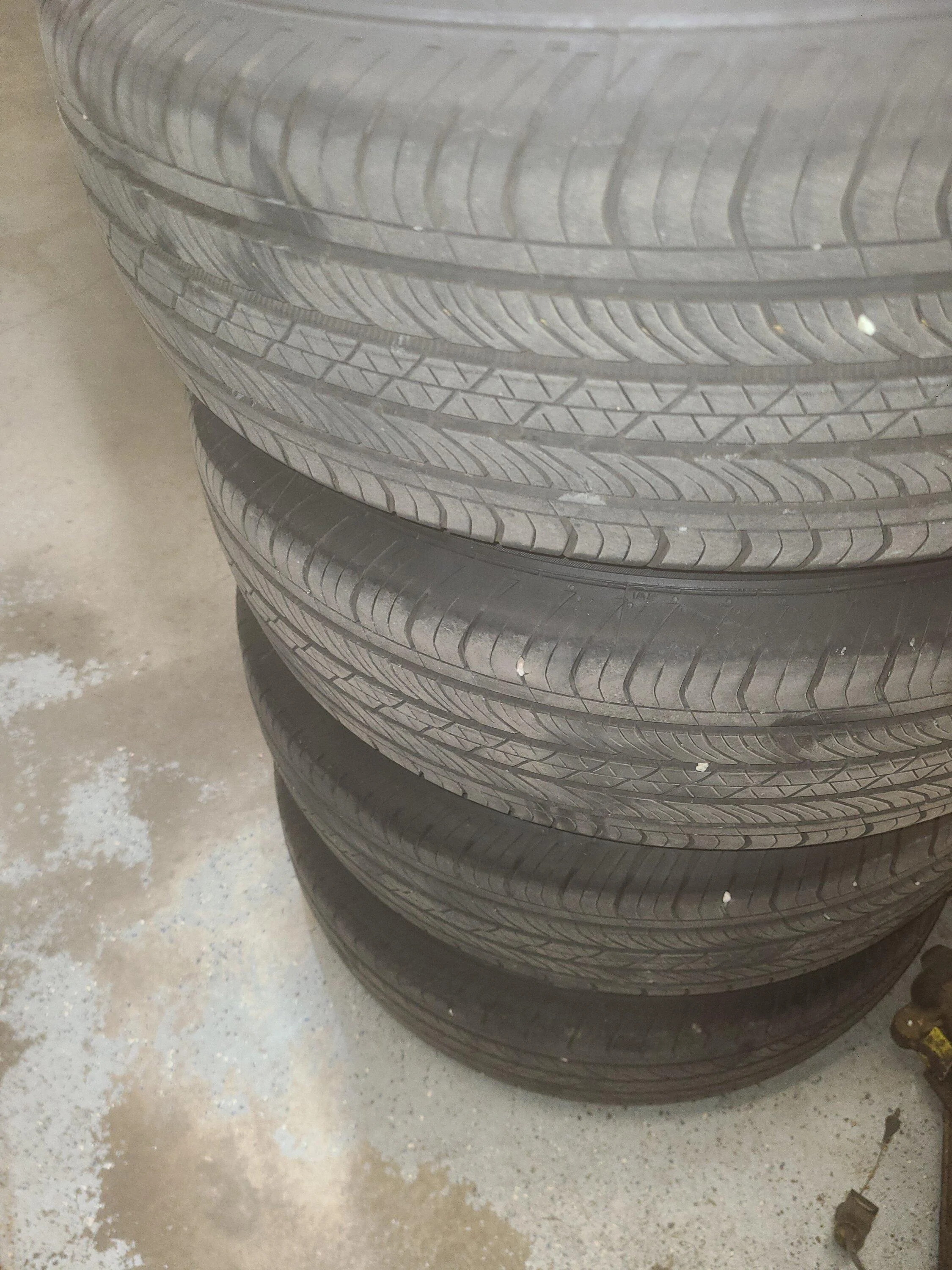 Ford Maverick New take off steelies. Complete set, ready to bolt on. 20231022_144059