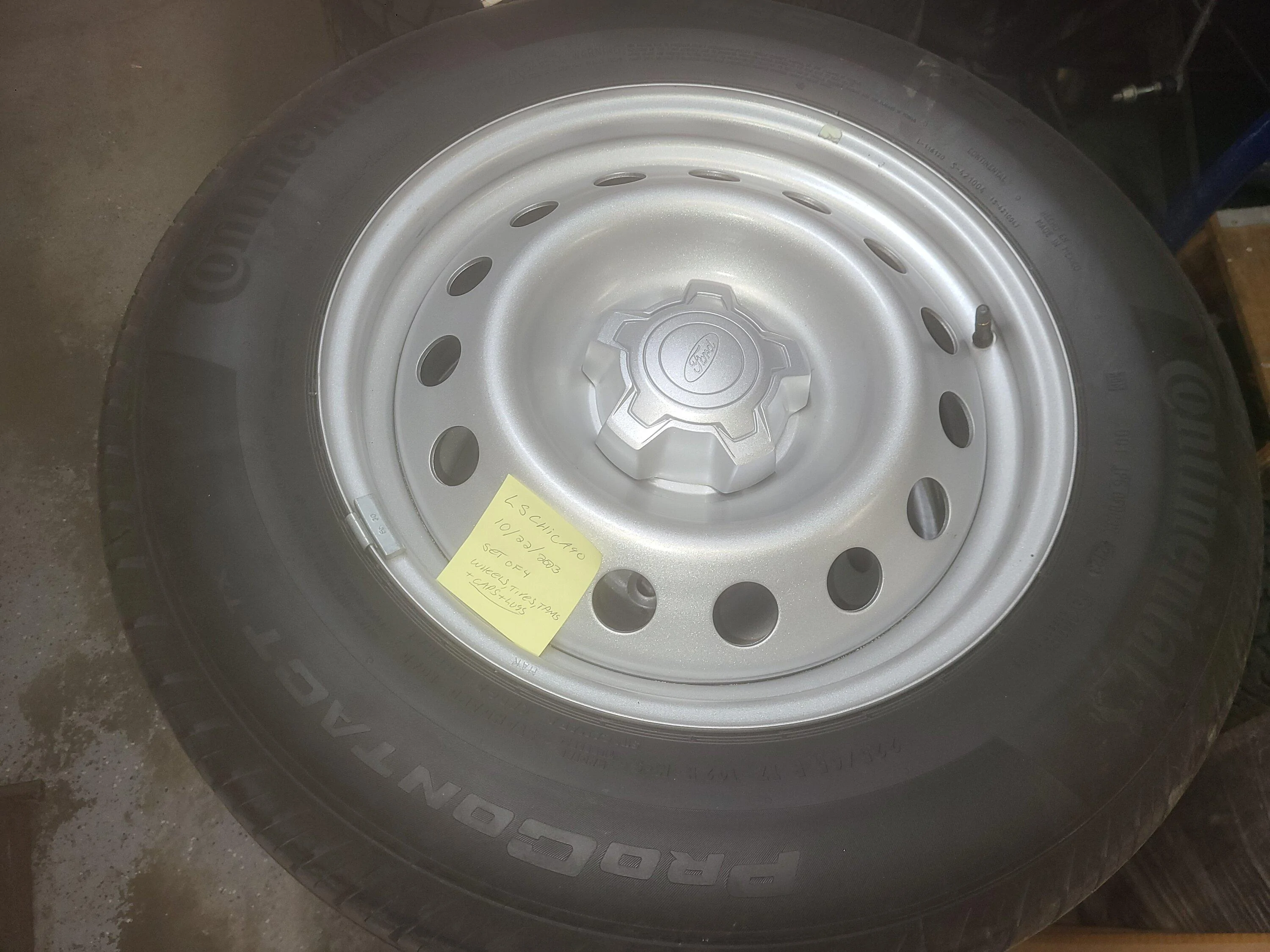 Ford Maverick New take off steelies. Complete set, ready to bolt on. 20231022_144529
