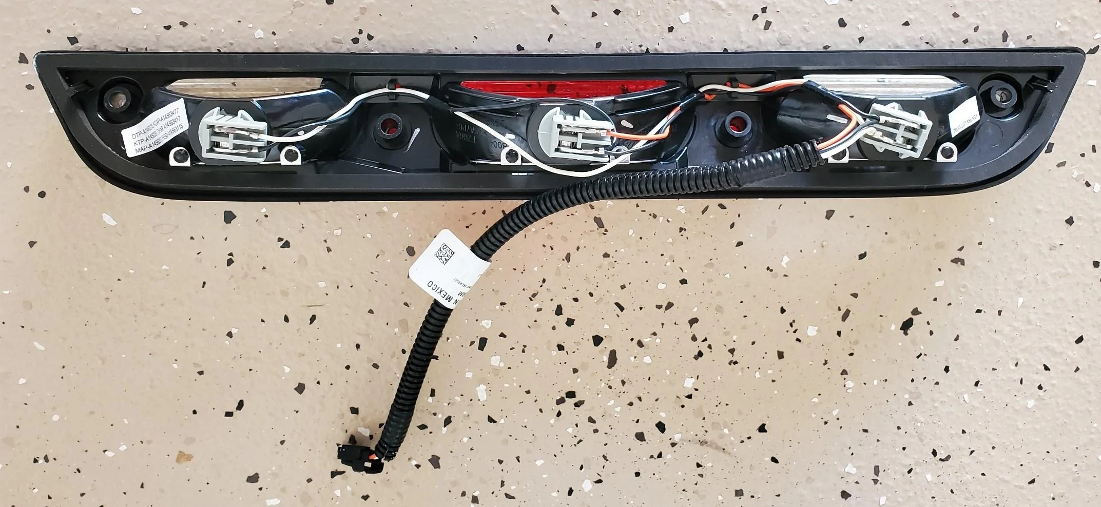 Ford Maverick Headliner, antenna, dome light removal 20231023_113143
