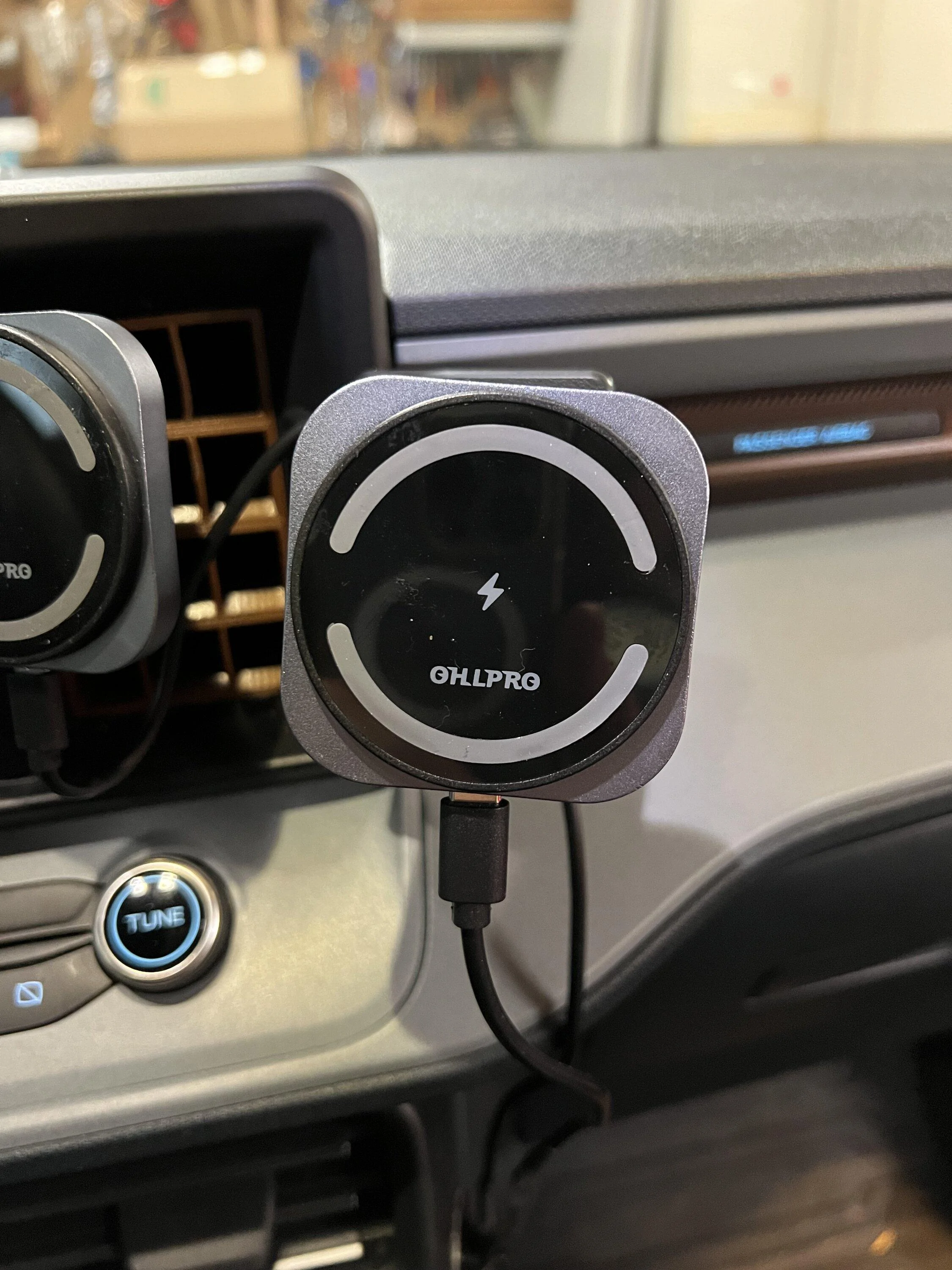 Ford Maverick Cant find good place for cell phone magnetic holder IMG_7104