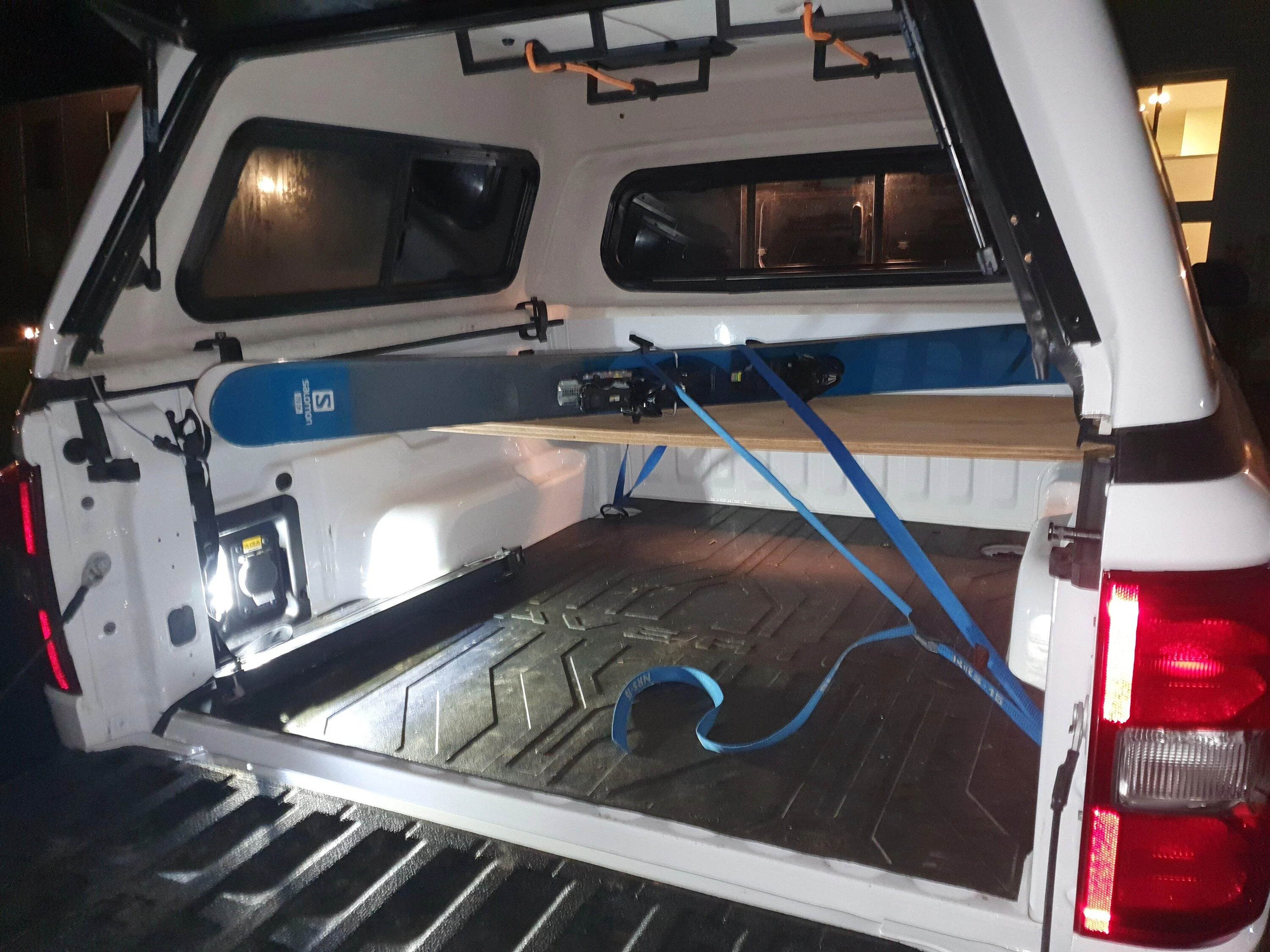 Ford Maverick Carrying skis? 20231023_214915