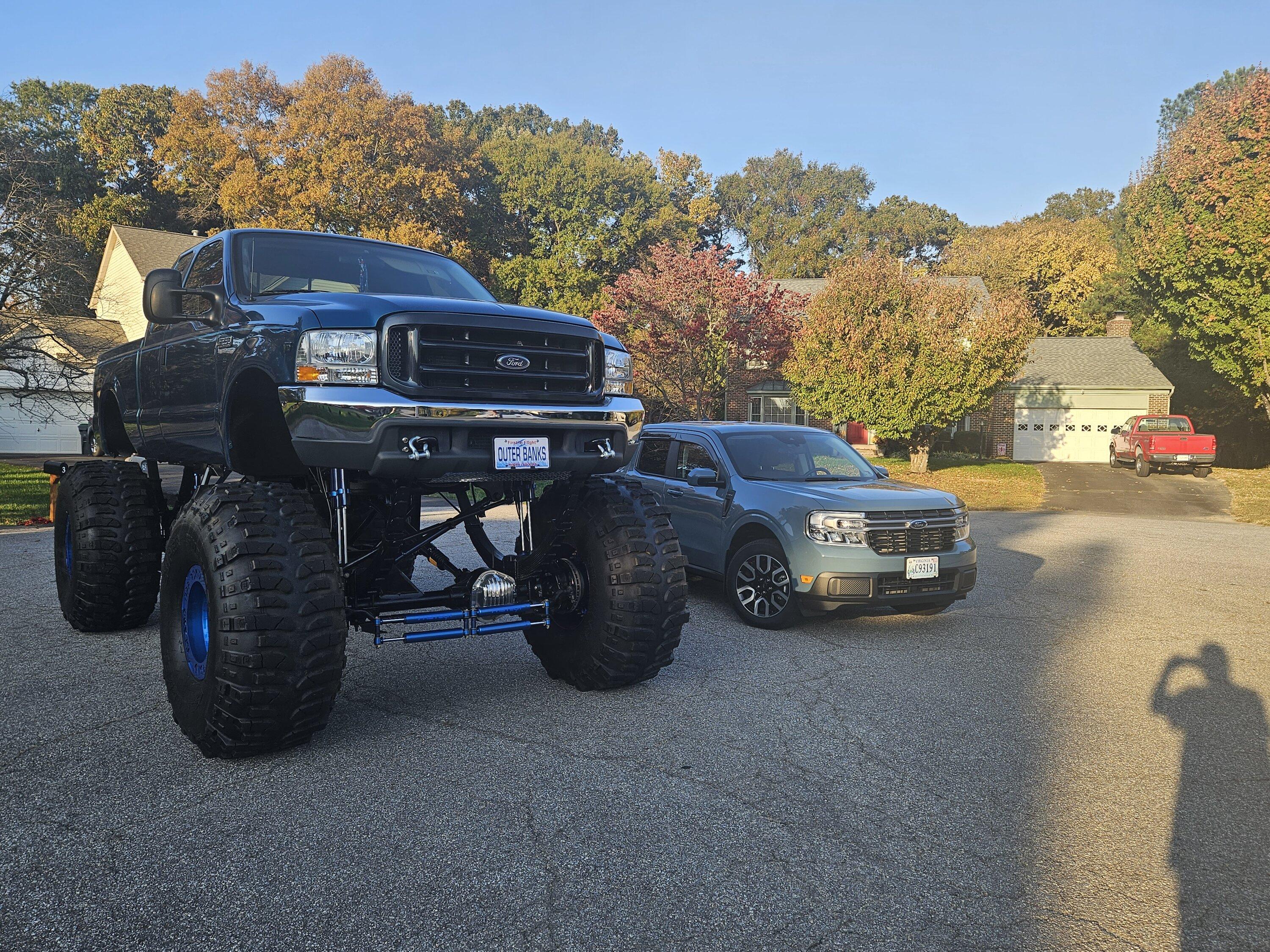Ford Maverick Post your Maverick next to ridiculously large trucks - photos thread 20231028_171648