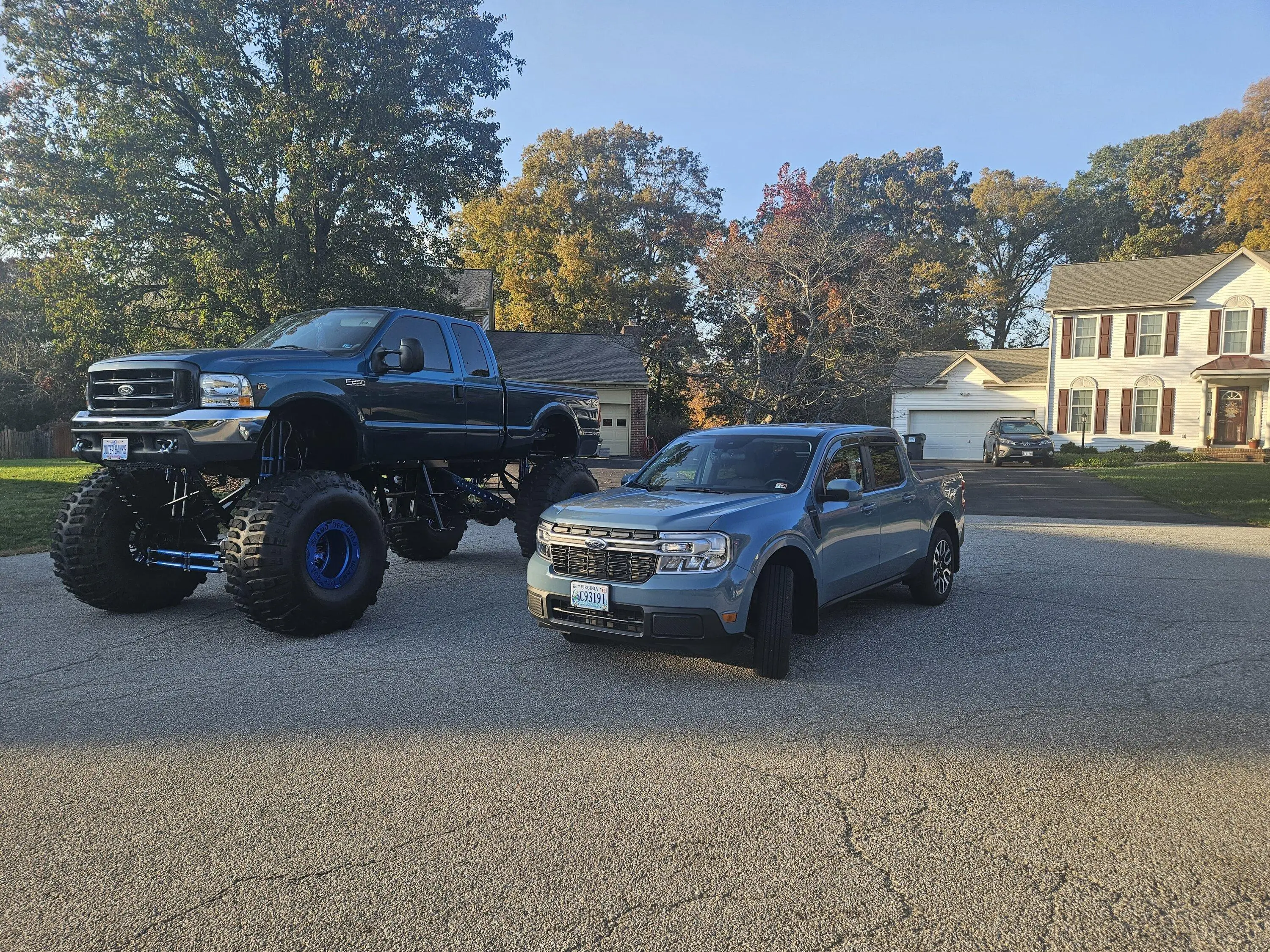 Ford Maverick Post your Maverick next to ridiculously large trucks - photos thread 20231028_171622