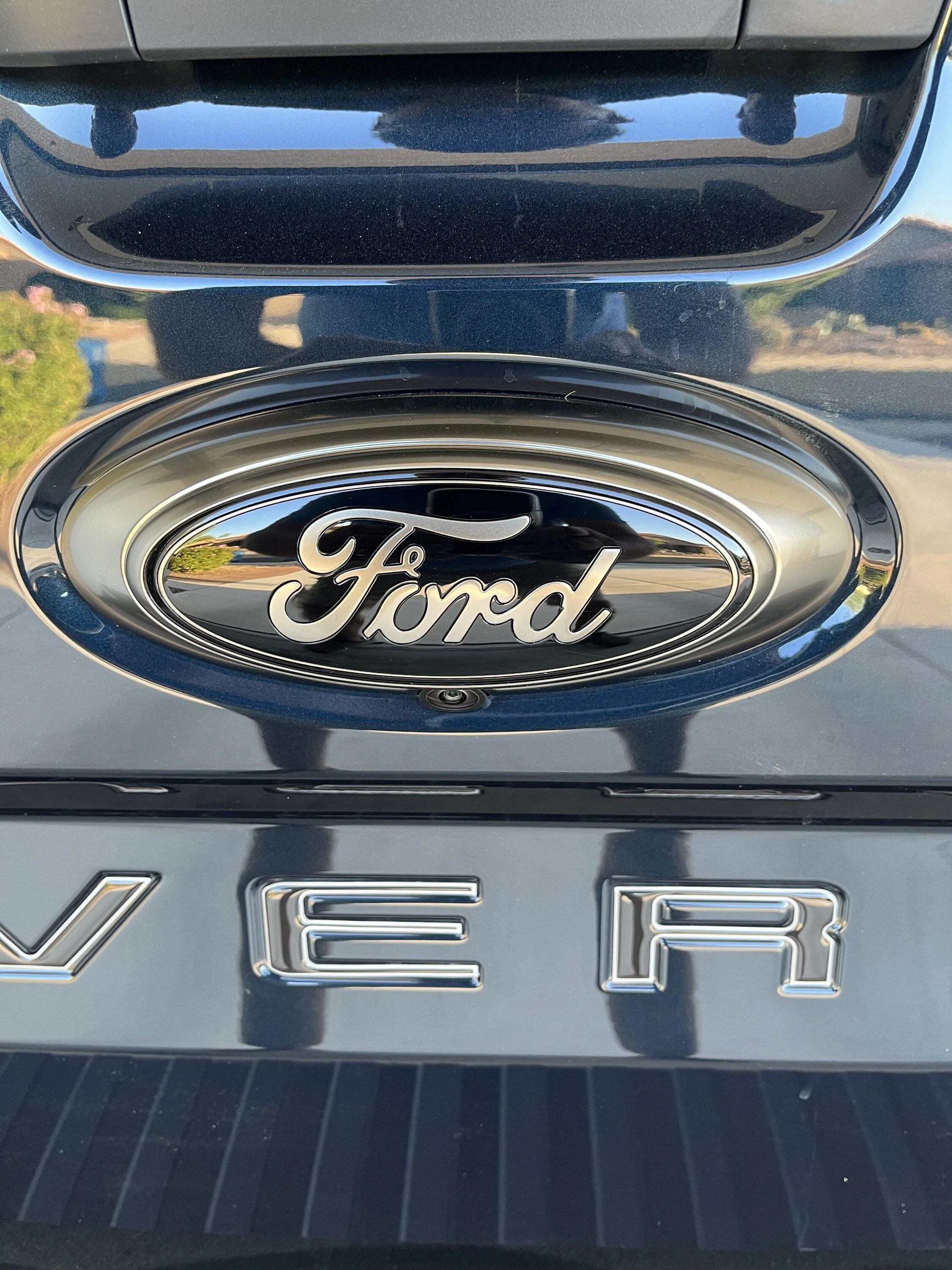 Ford Maverick Any pics of Alto Blue with black tailgate letters? IMG_0308