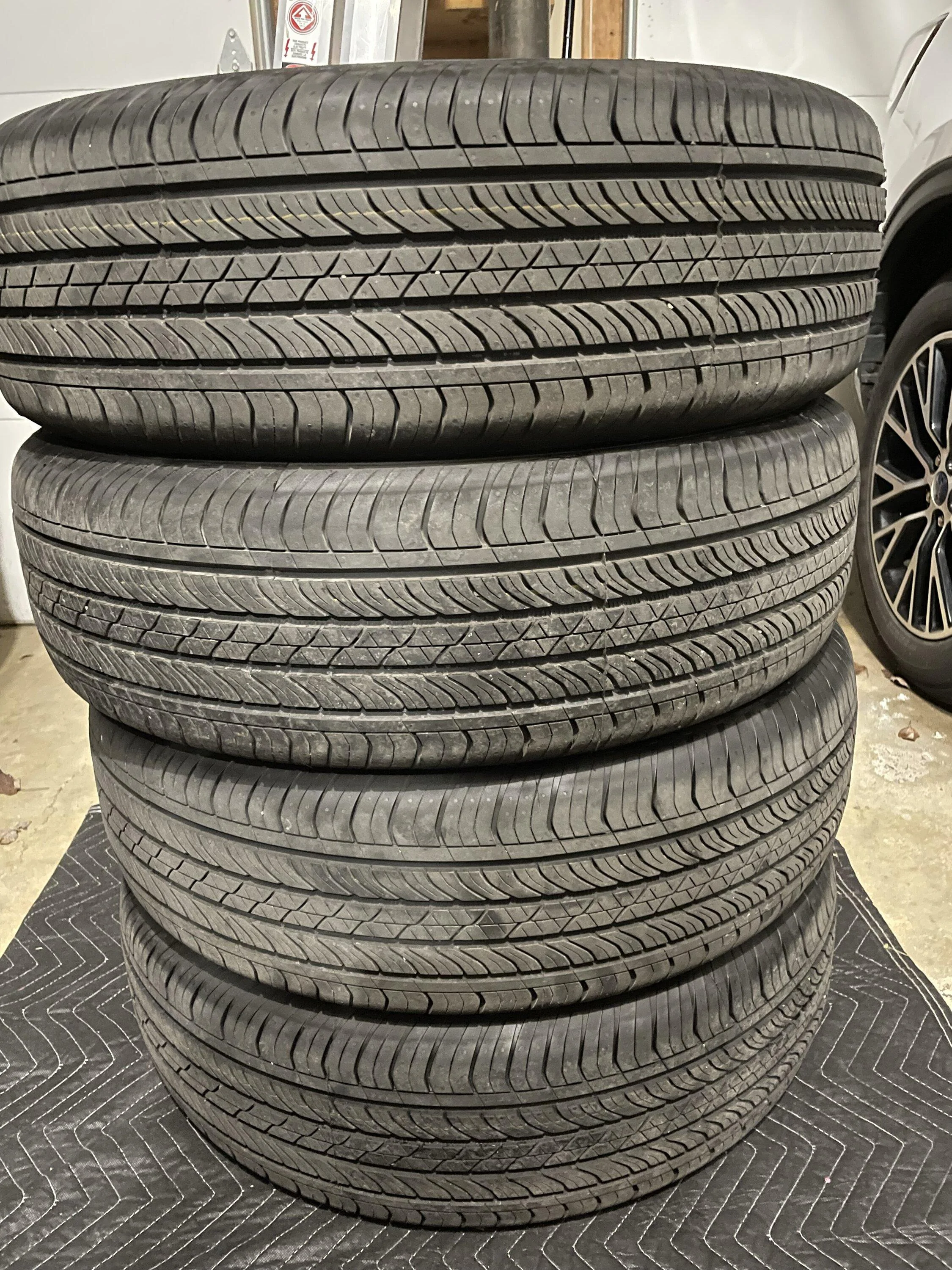 Ford Maverick Continental ProContact TX 225/65R17 Tires IMG_2182