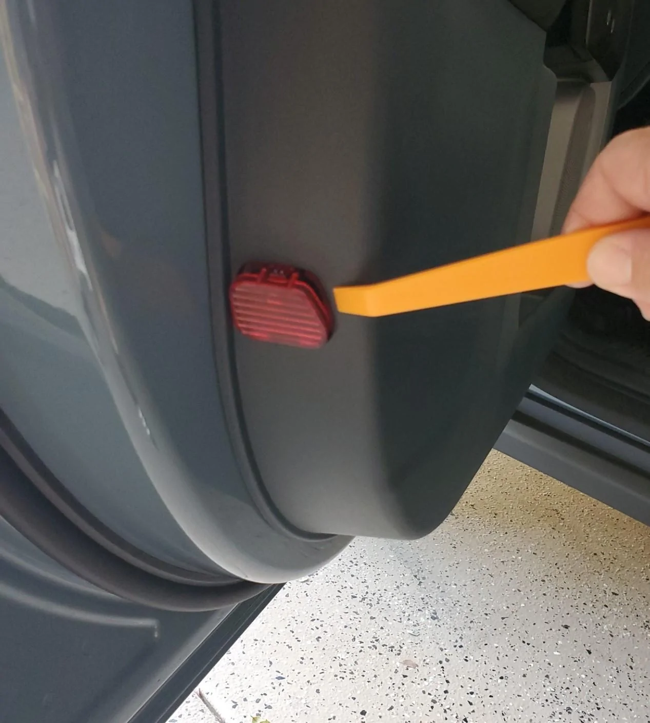 Ford Maverick Remove door panel or door card 02 Reflect