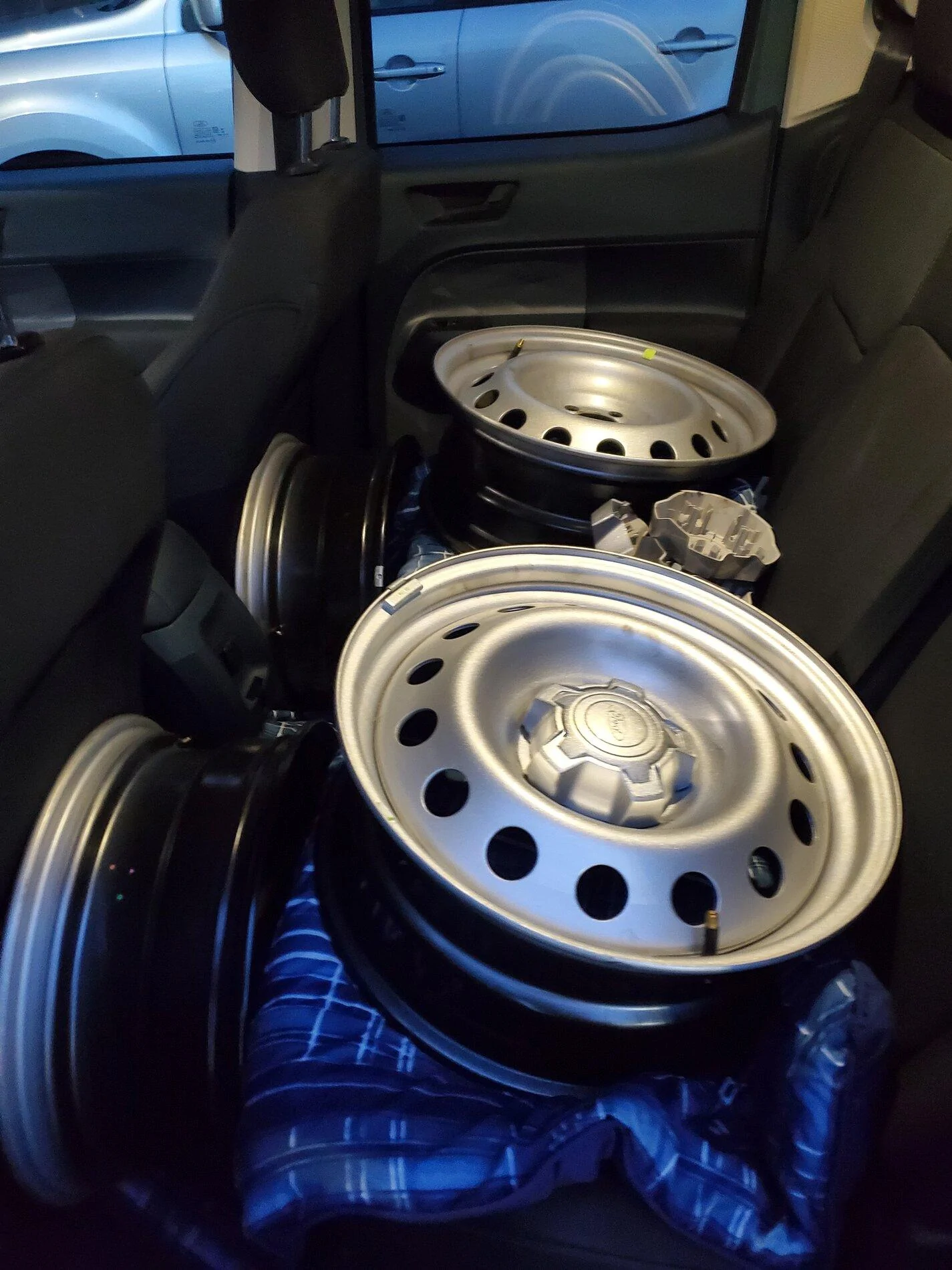 Ford Maverick Stock XL Steel Wheels 20211024_182149