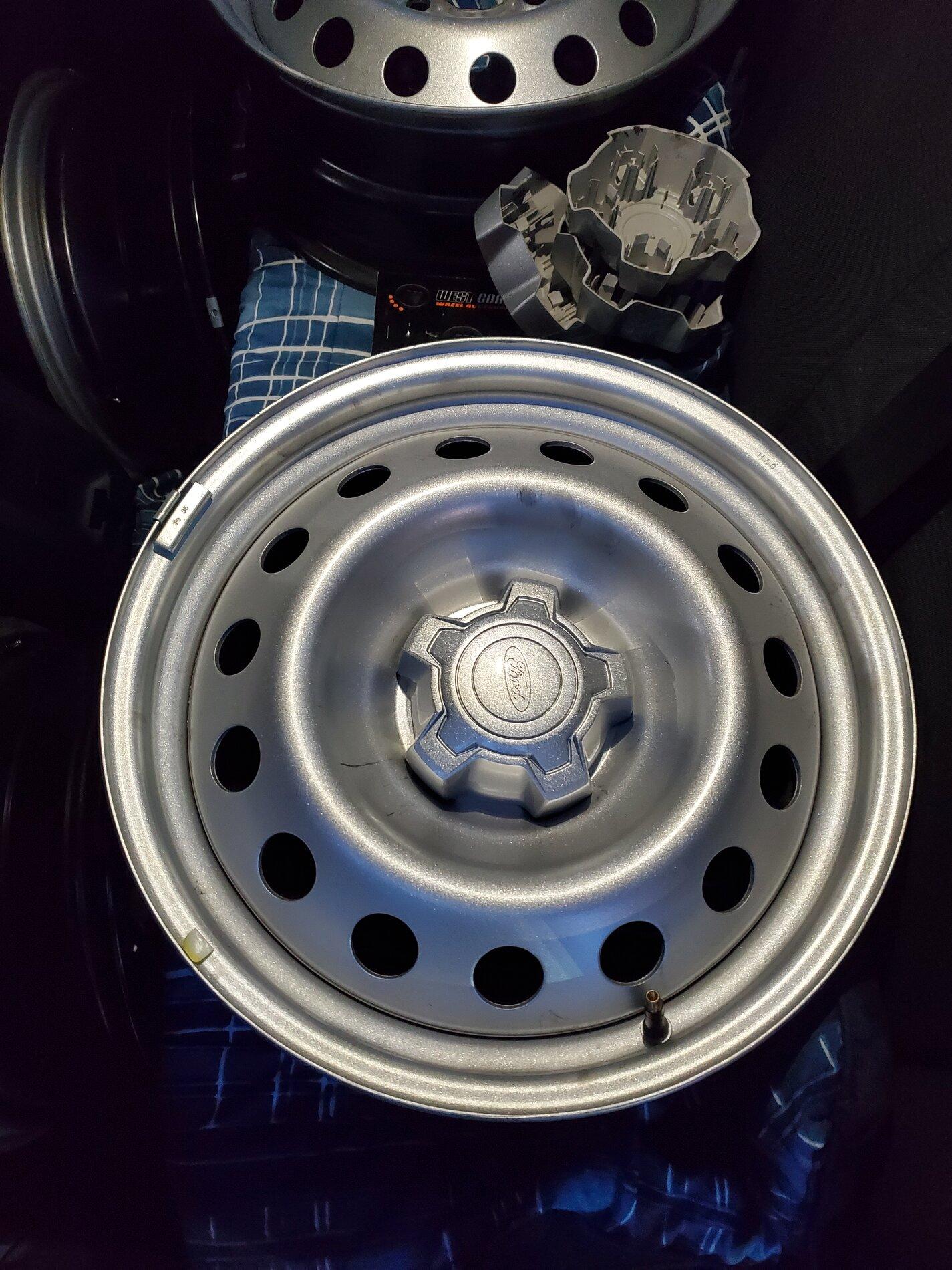 Ford Maverick Stock XL Steel Wheels 20211024_182147