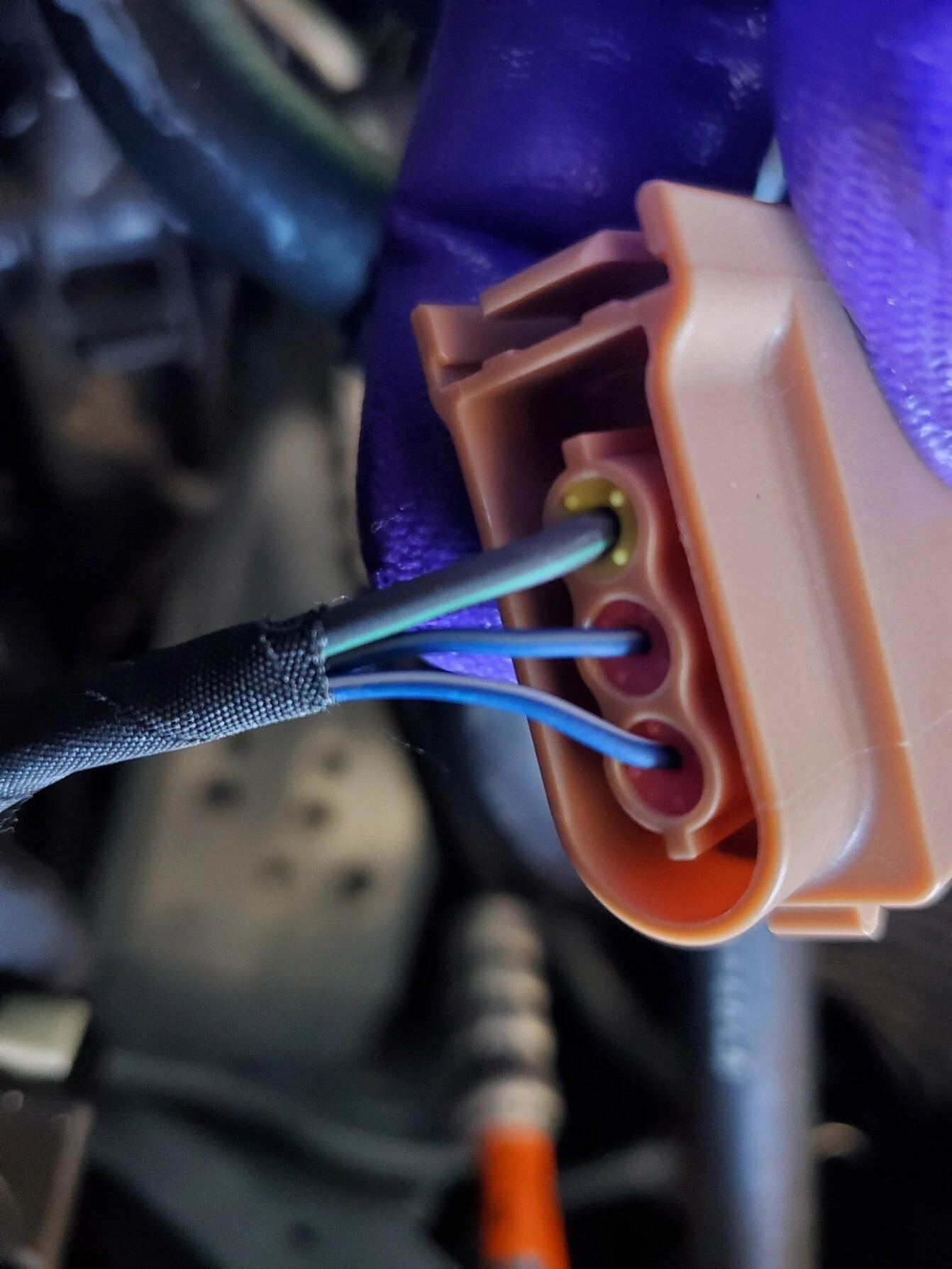 Ford Maverick 💡 Converting the Maverick side badge to a signal lamp light -- DIY how-to and result video [night video added] 1 - Pax plug